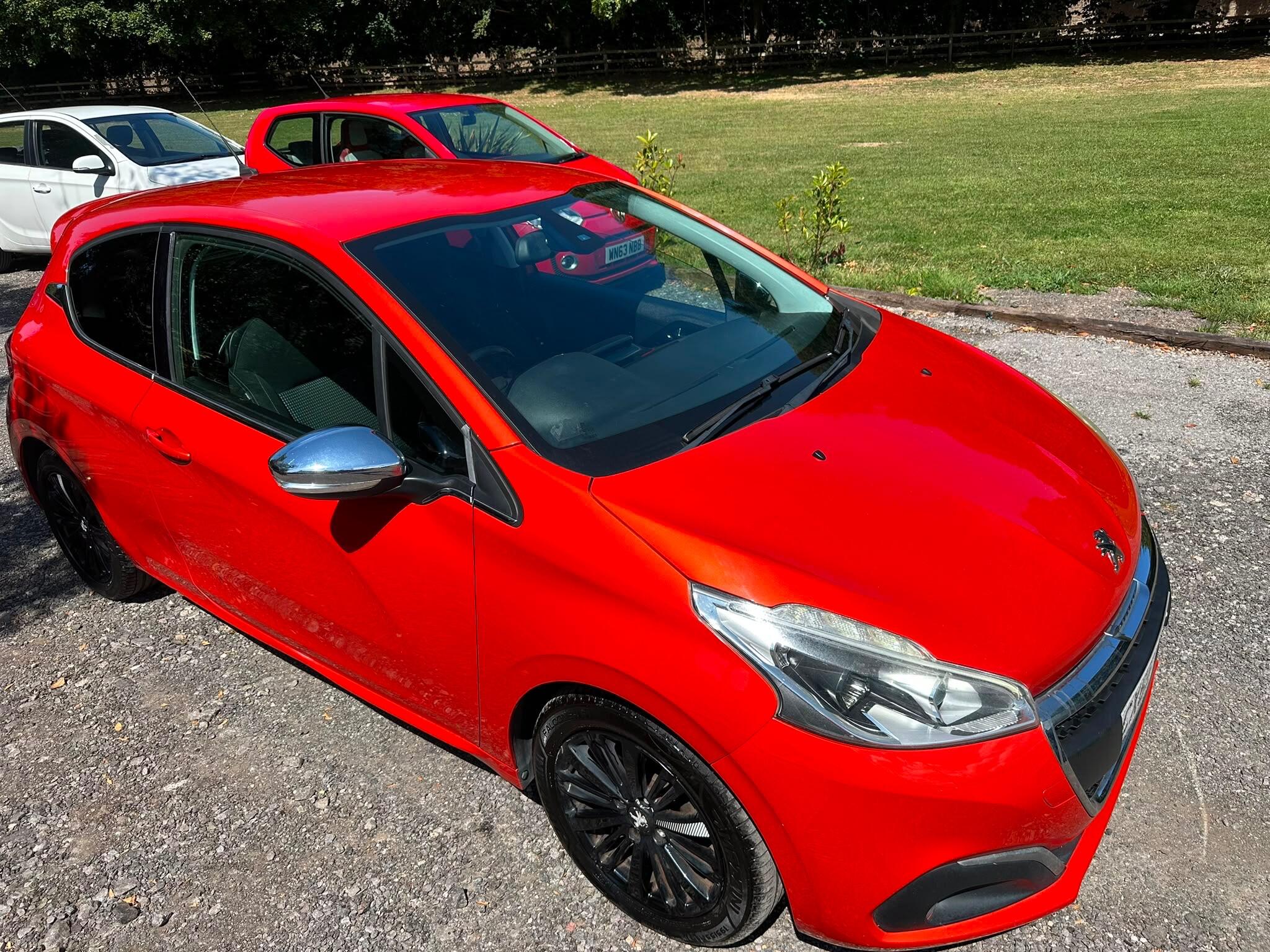 Peugeot 208 view 6