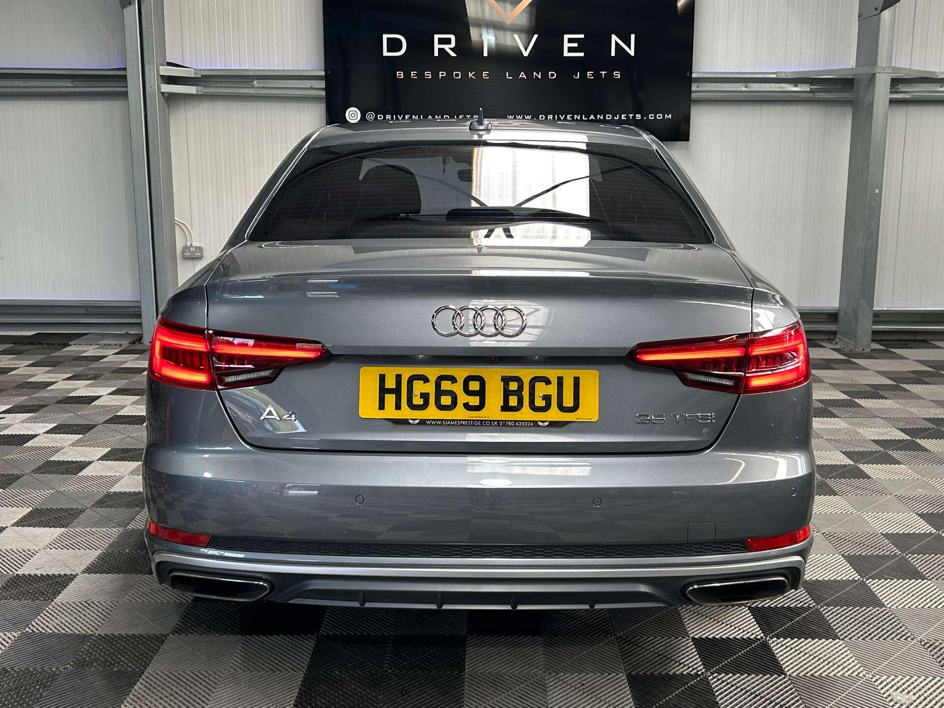 Audi A4 view 14