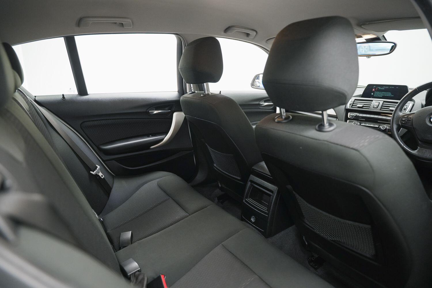 BMW 1 Series view 11