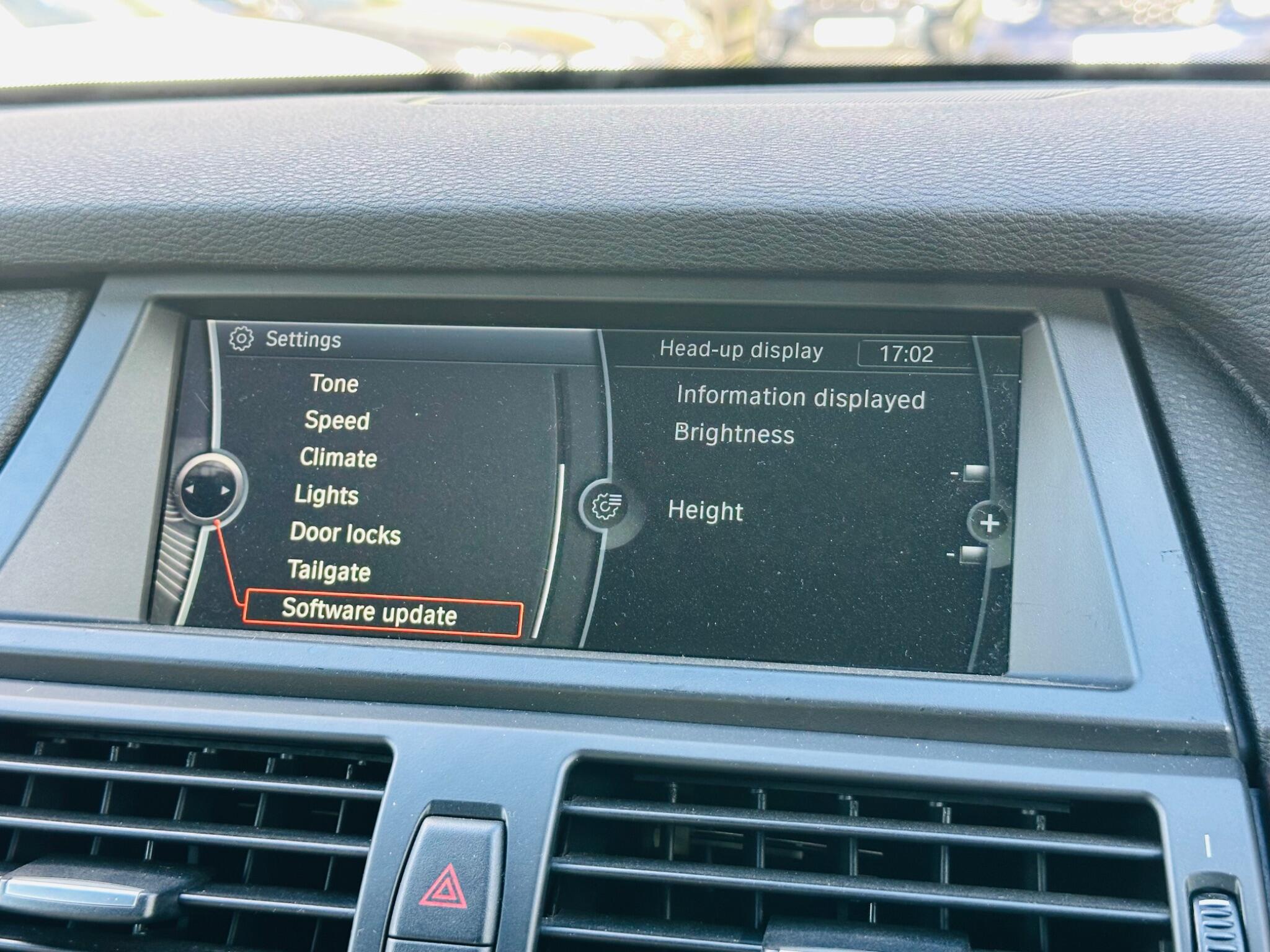 BMW X6 view 39