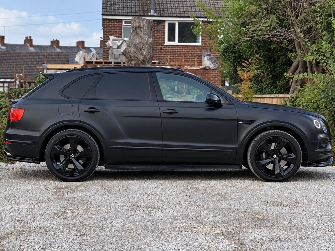 Bentley Bentayga view 14