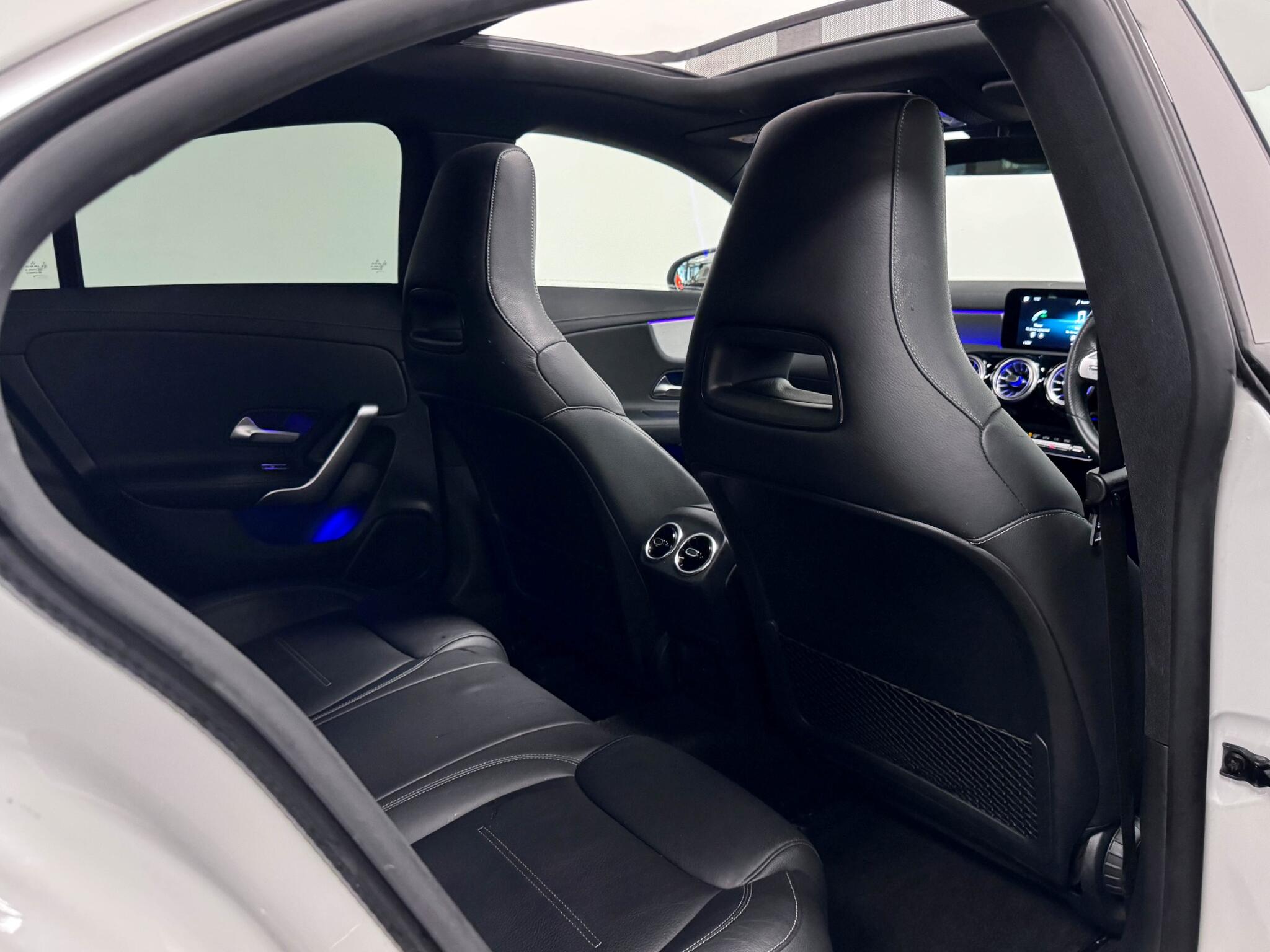 Mercedes-Benz Cla view 9