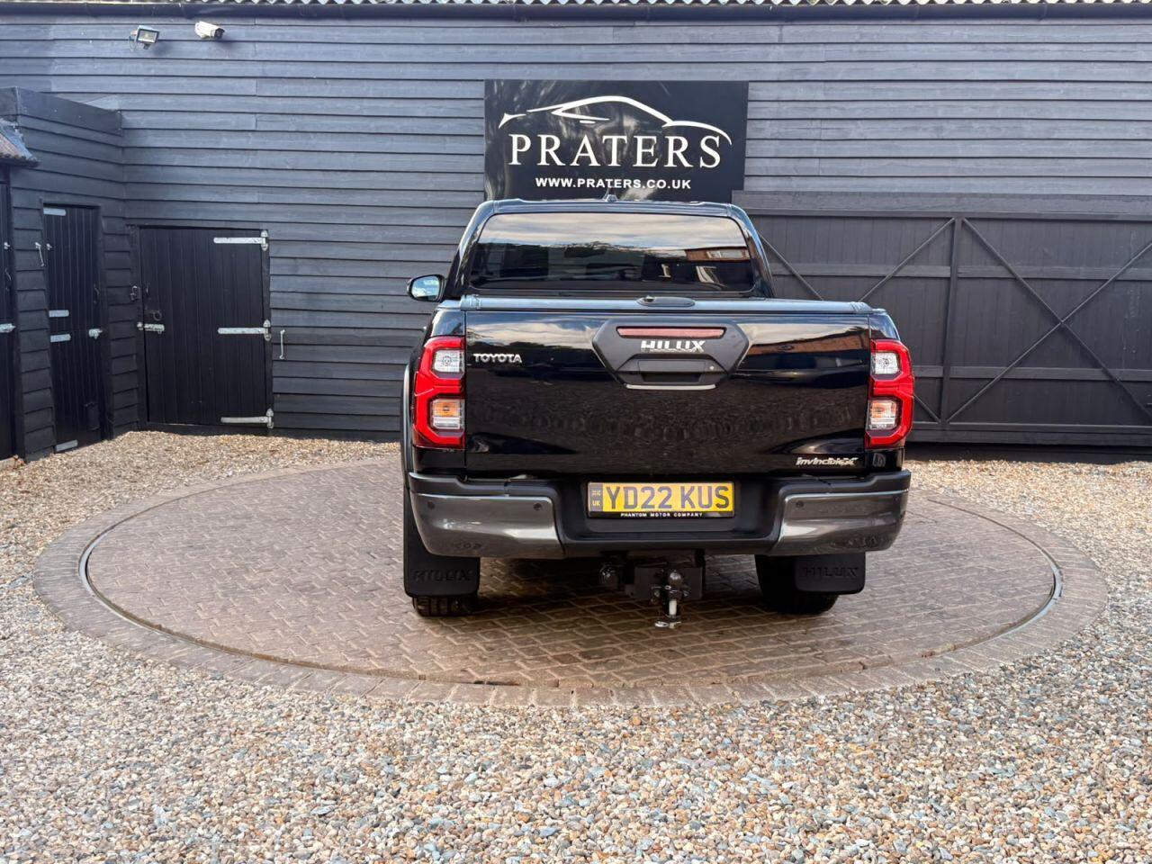 Toyota Hilux view 3