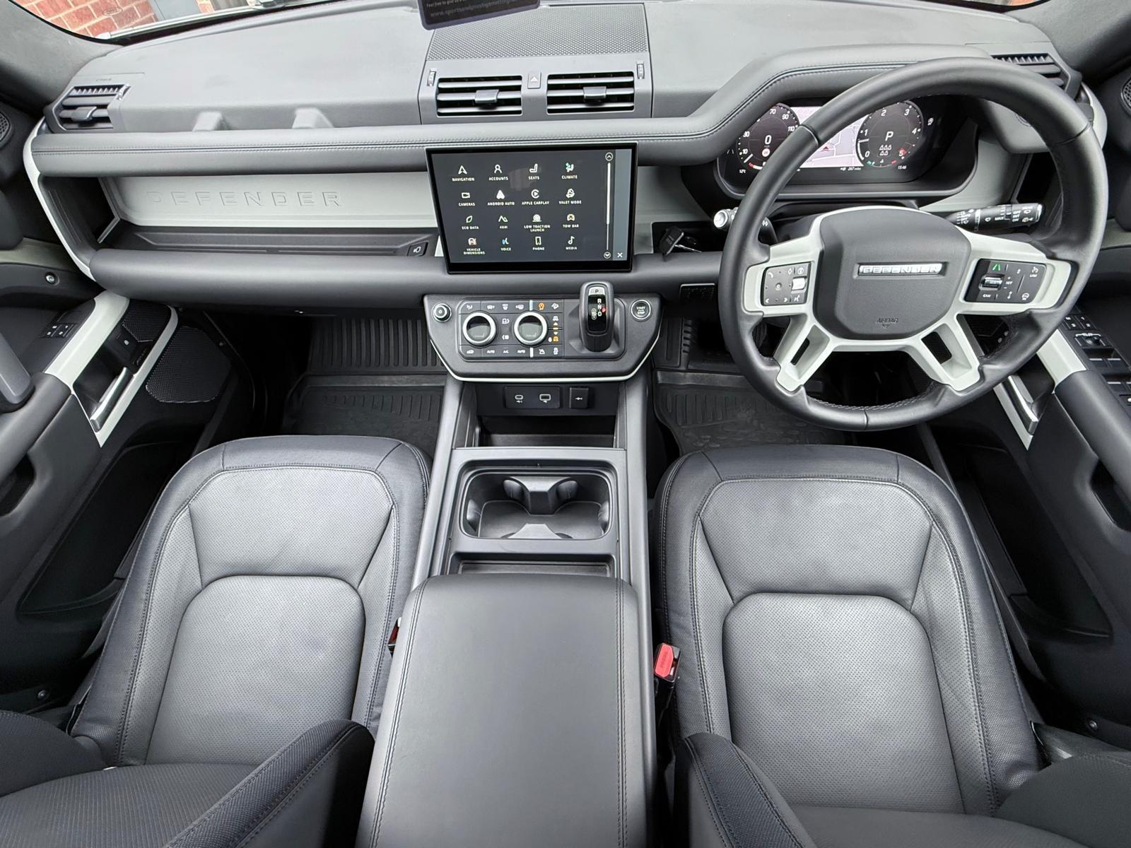 Land Rover Defender view 28