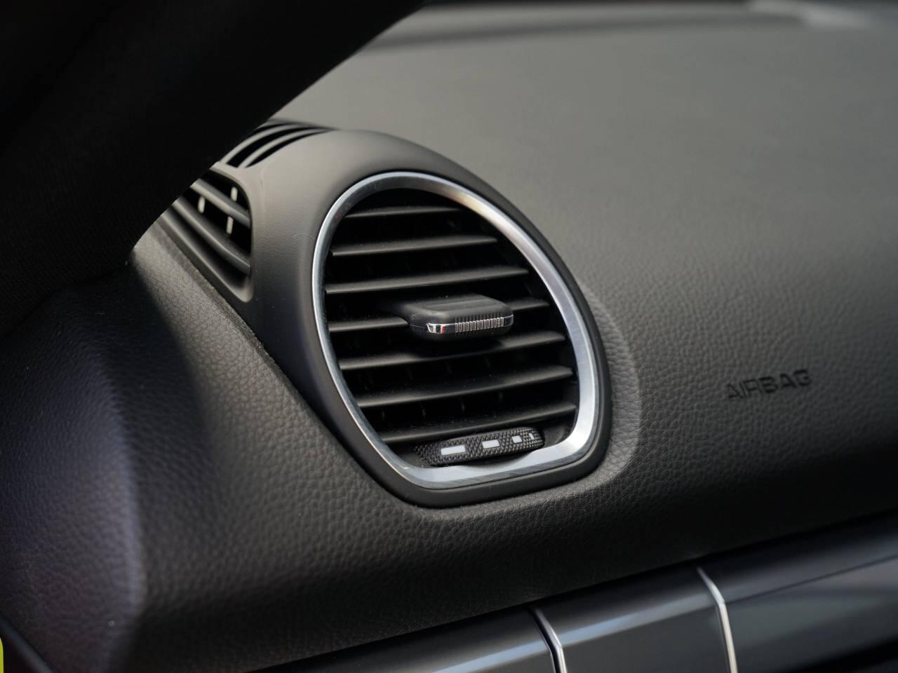 Porsche Cayman view 41
