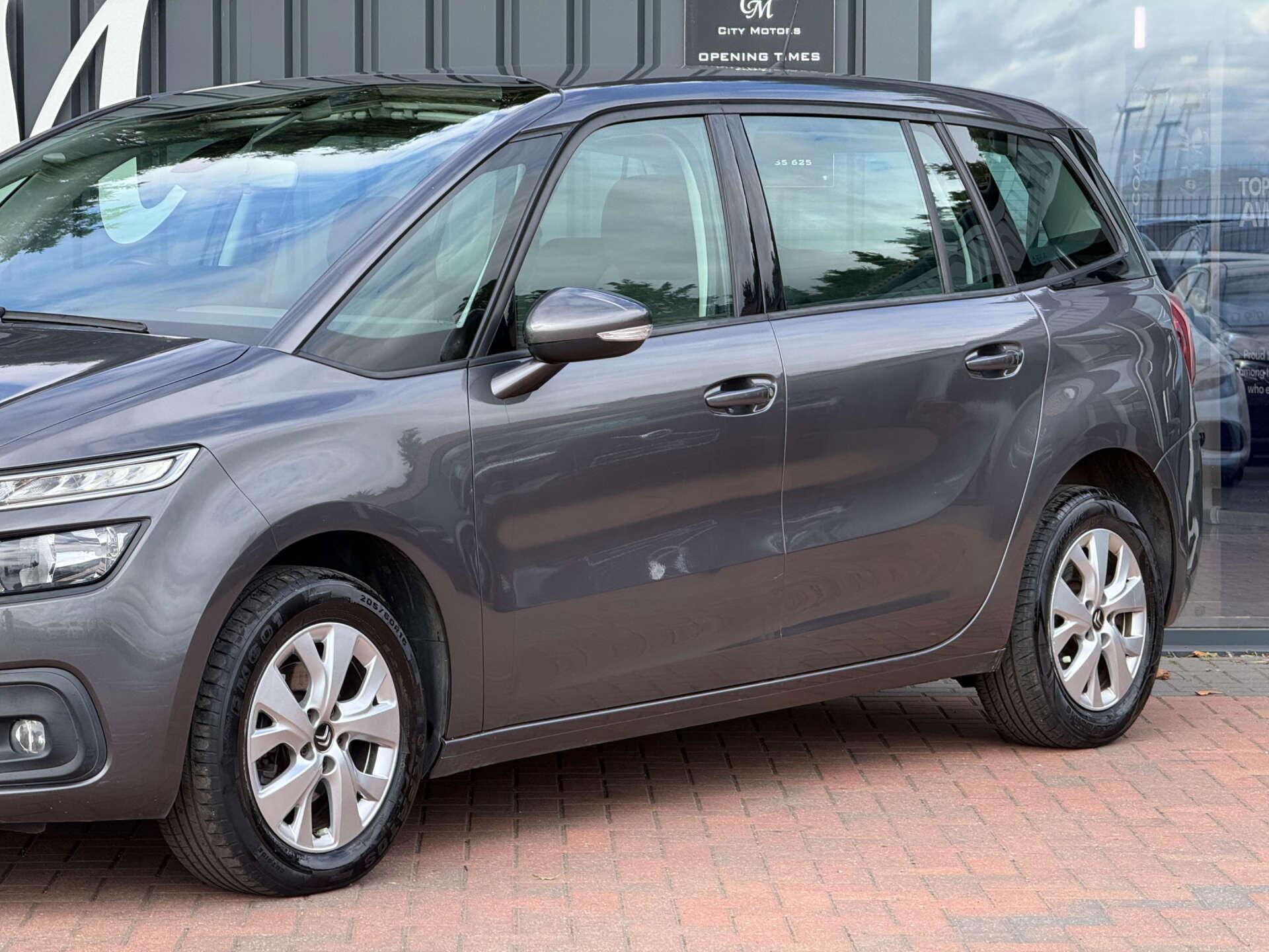 Citroen Grand C4 Picasso view 3