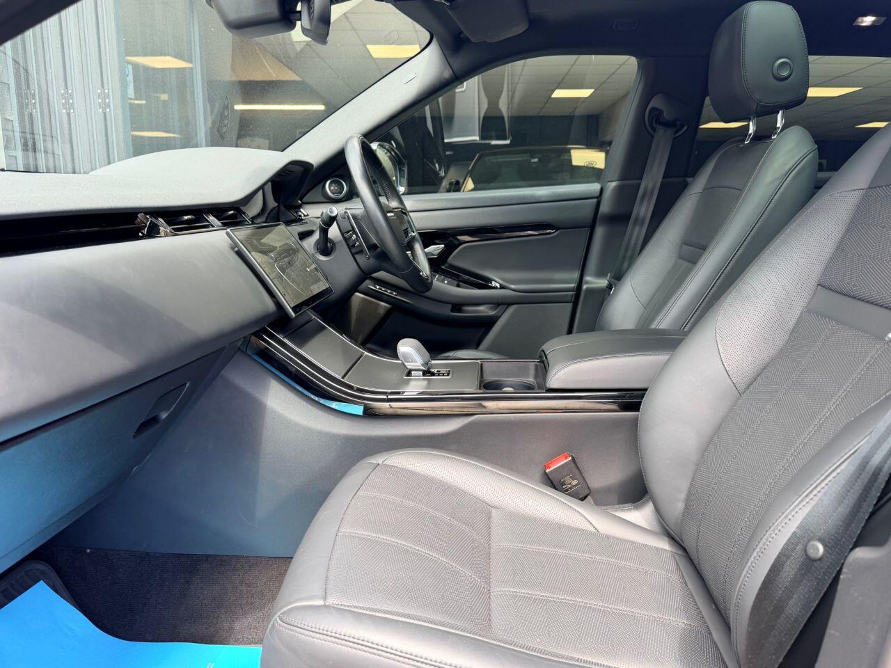 Land Rover Range Rover Evoque view 26