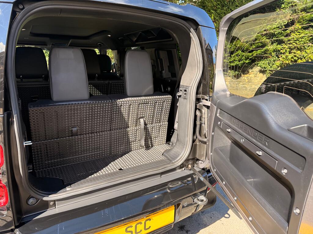 Land Rover Defender view 69