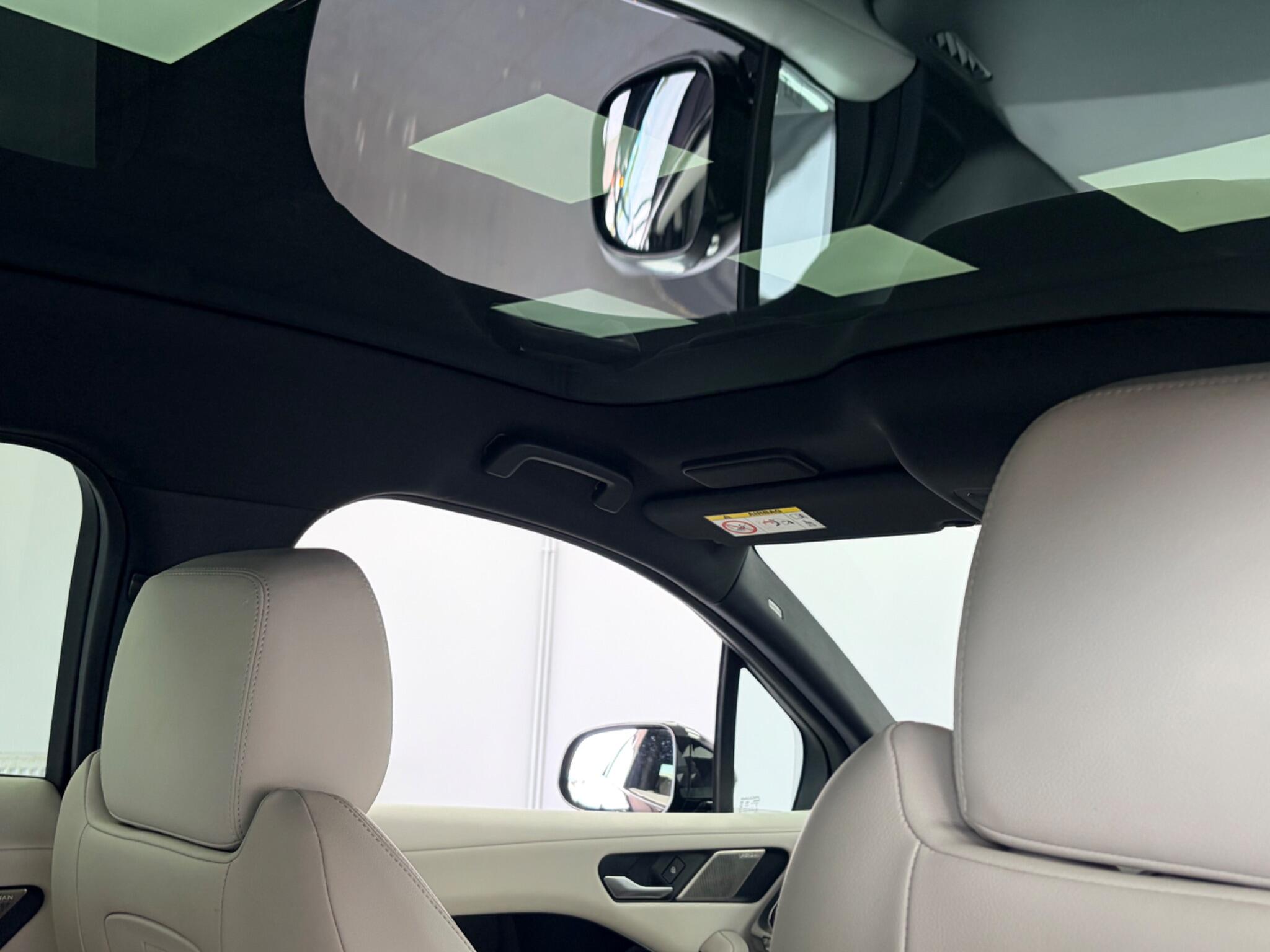 Jaguar I-Pace view 36