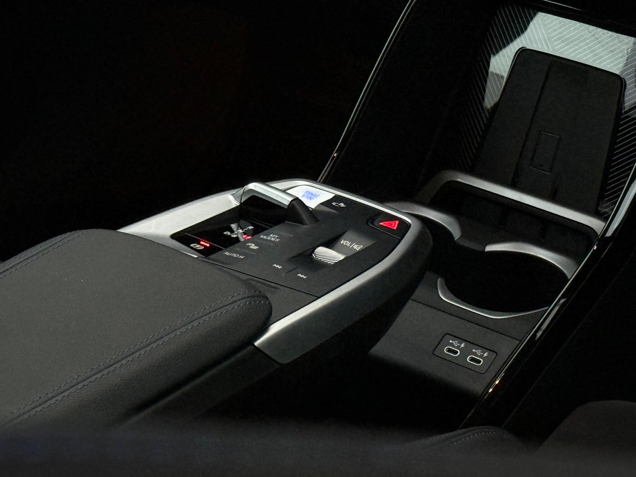 BMW Ix1 view 22