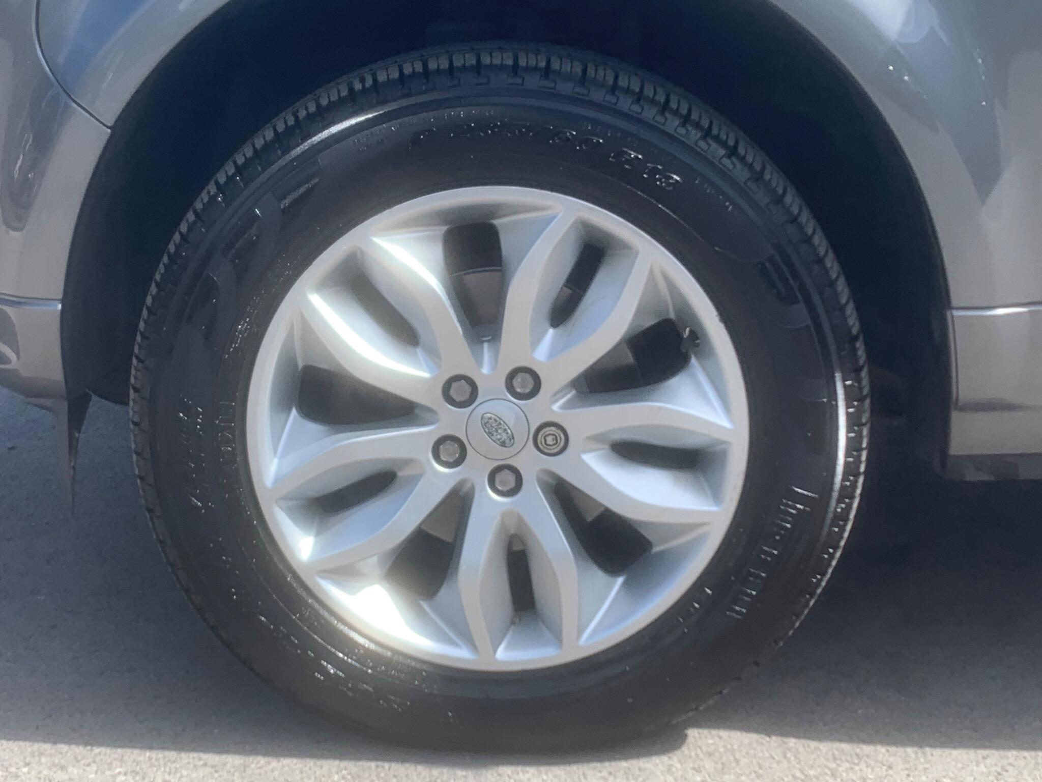 Land Rover Freelander 2 view 10