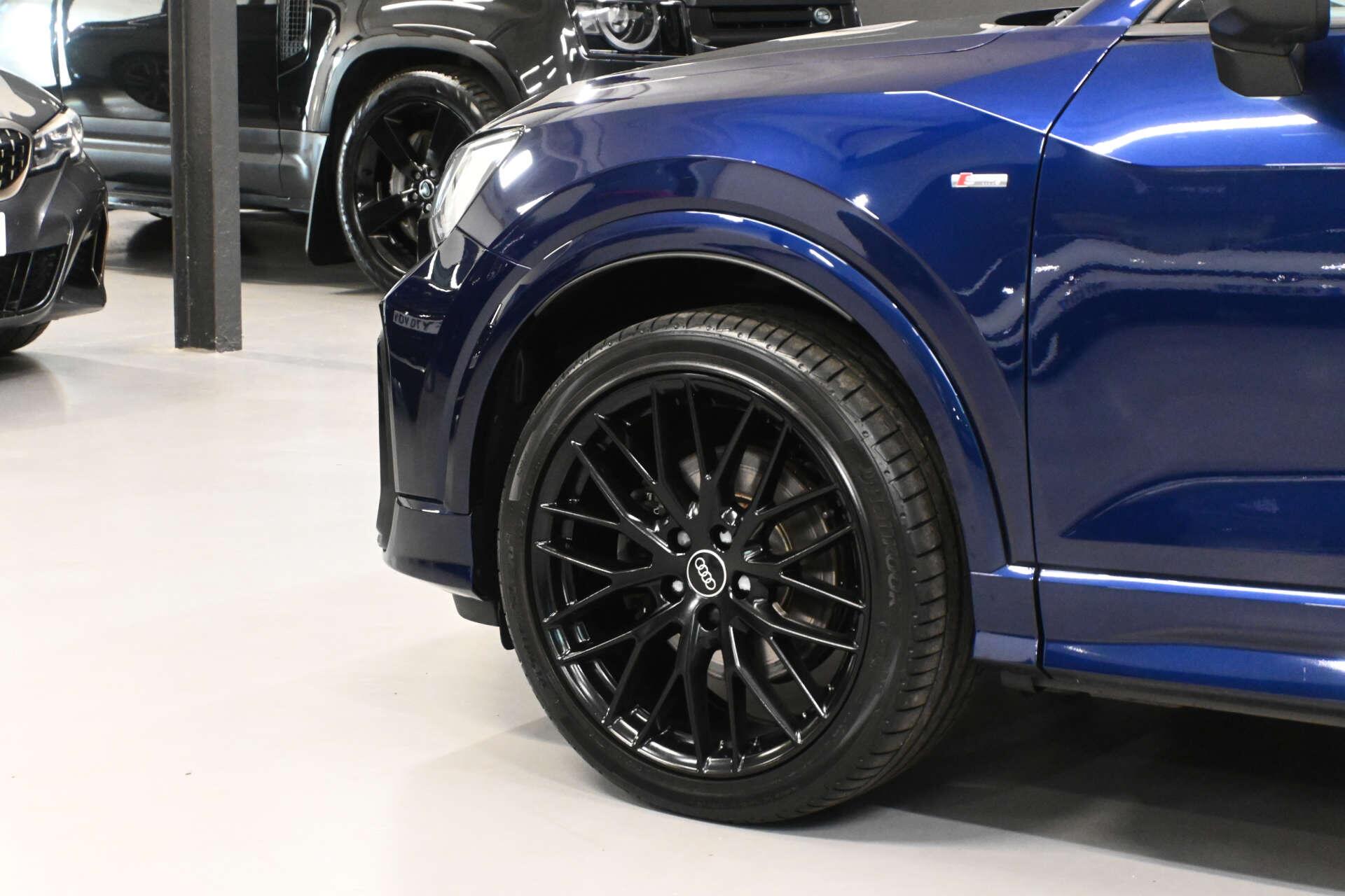 Audi Q2 view 60