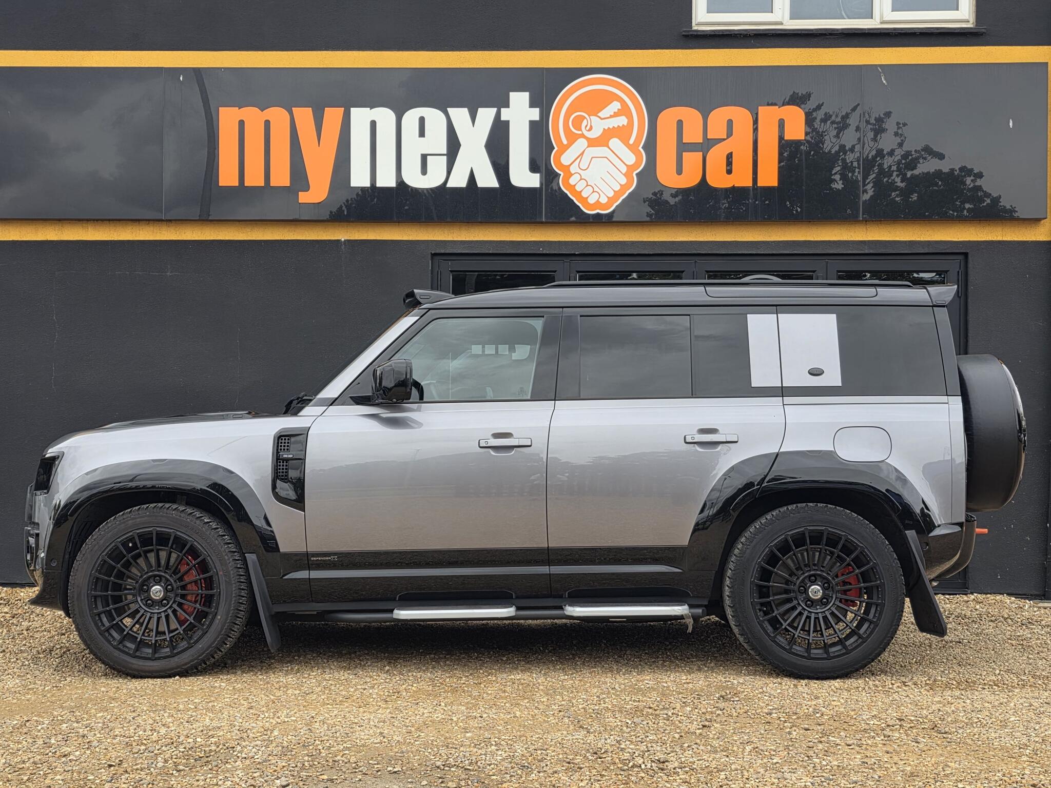 Land Rover Defender view 6