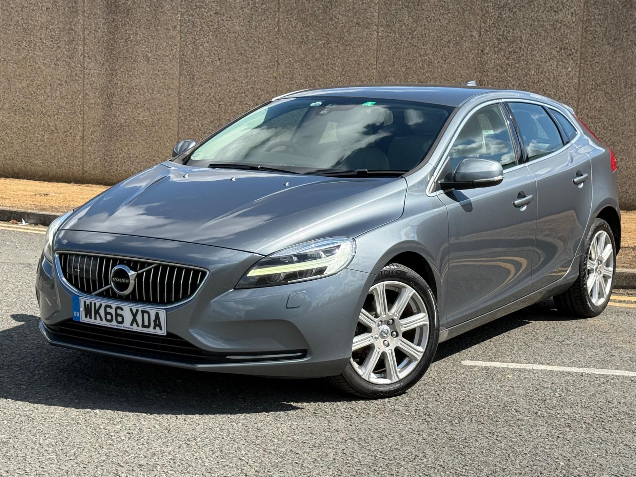 Volvo V40 view 5