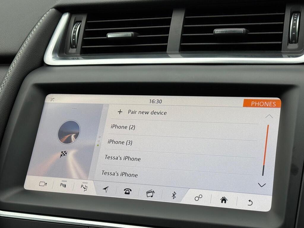 Jaguar E-Pace view 34