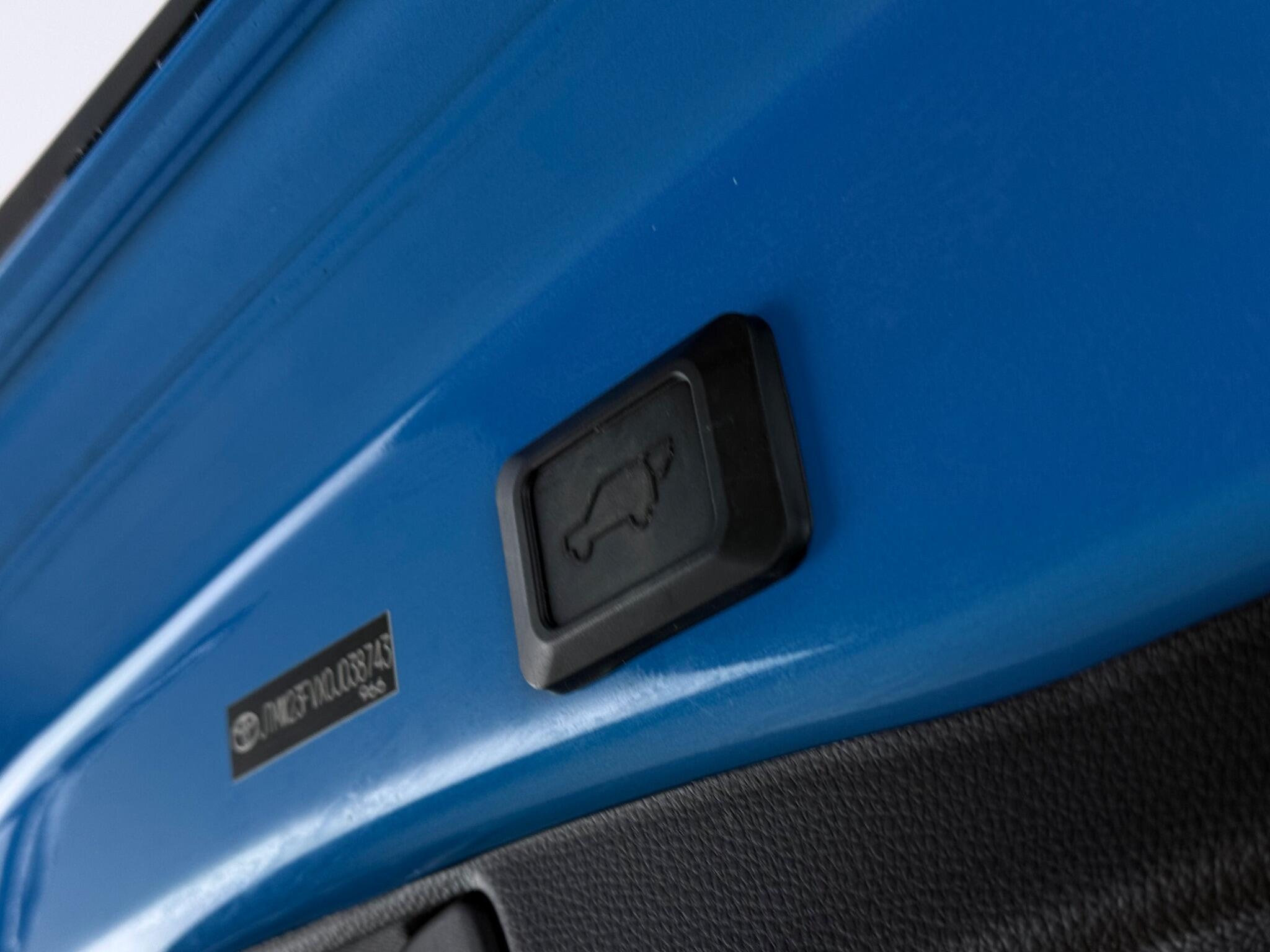 Toyota Rav4 view 12