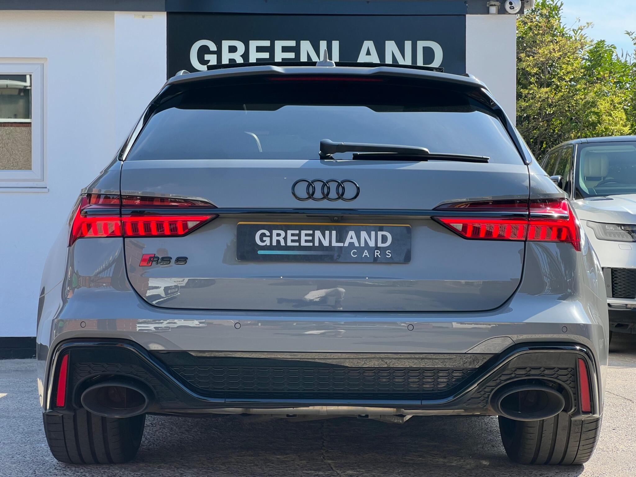 Audi RS6 view 22
