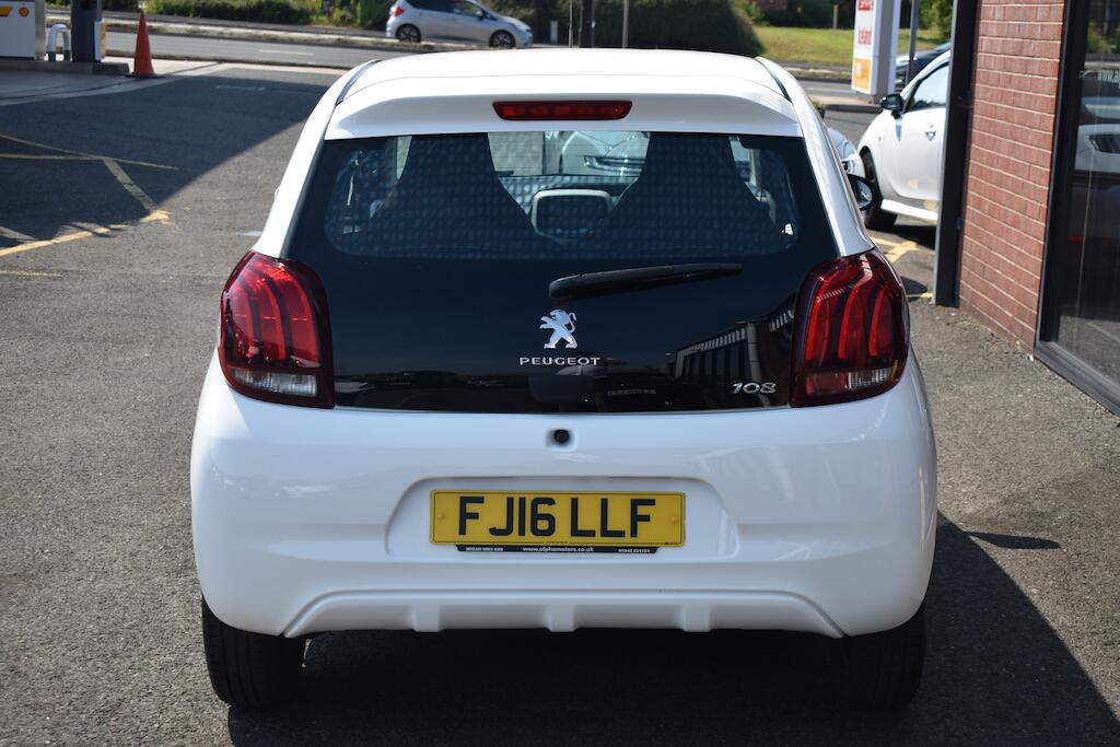 Peugeot 108 view 8