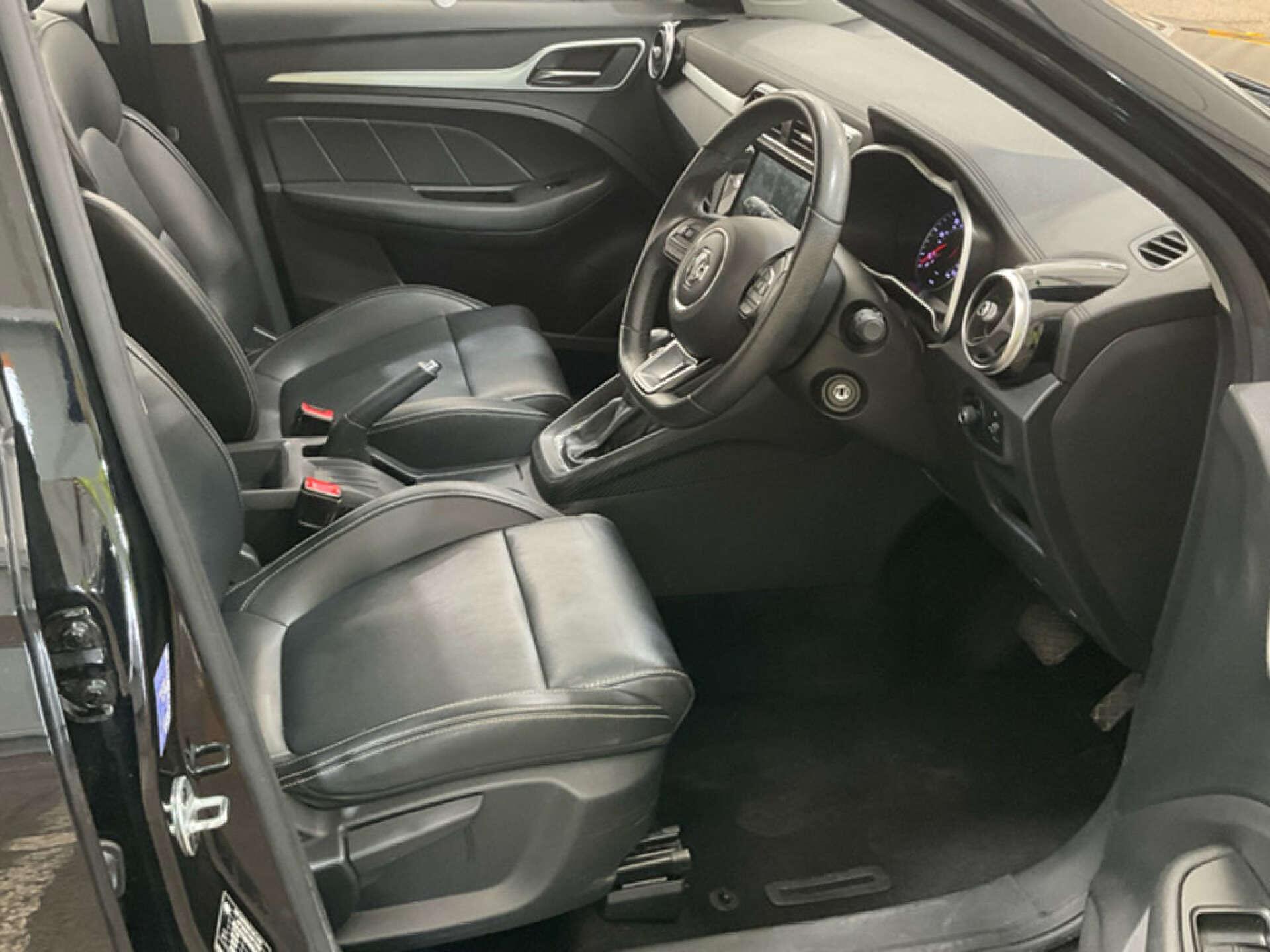 MG ZS view 3