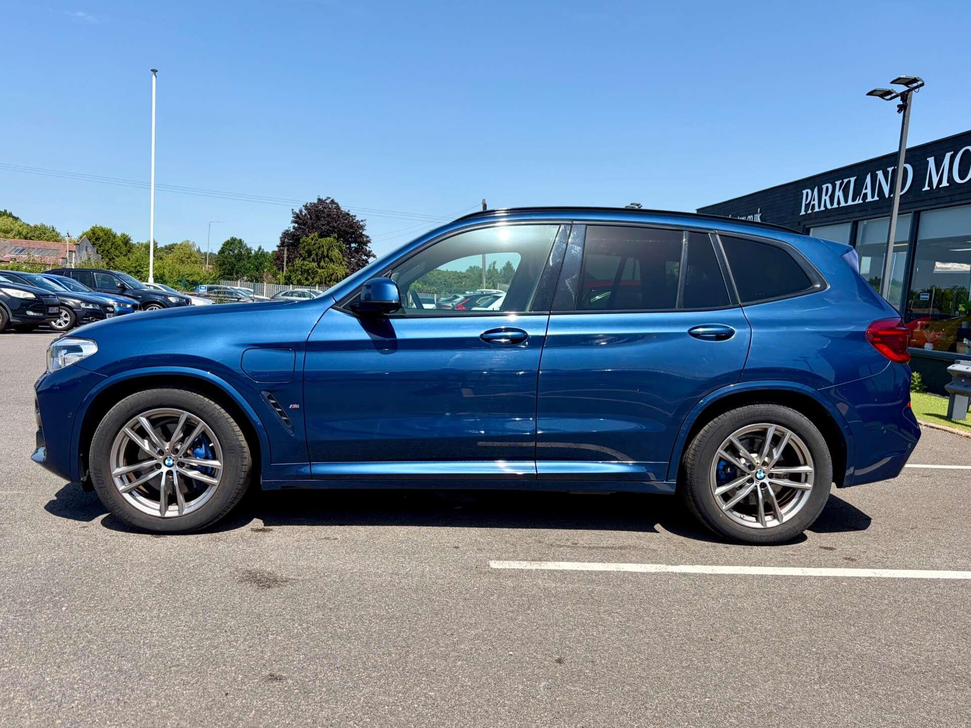 BMW X3 view 5