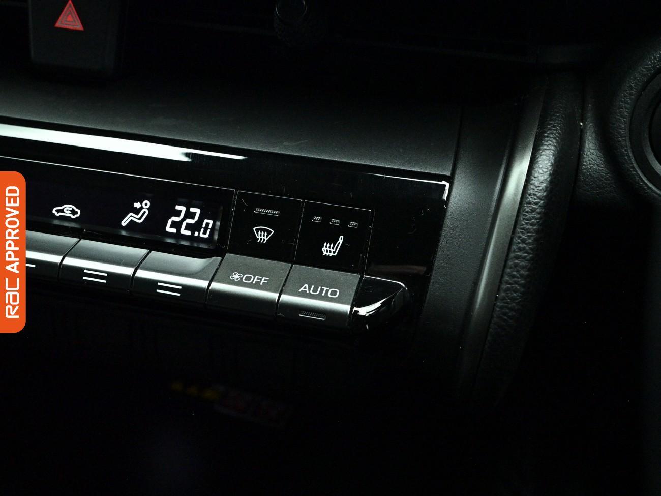 Toyota C-HR view 14