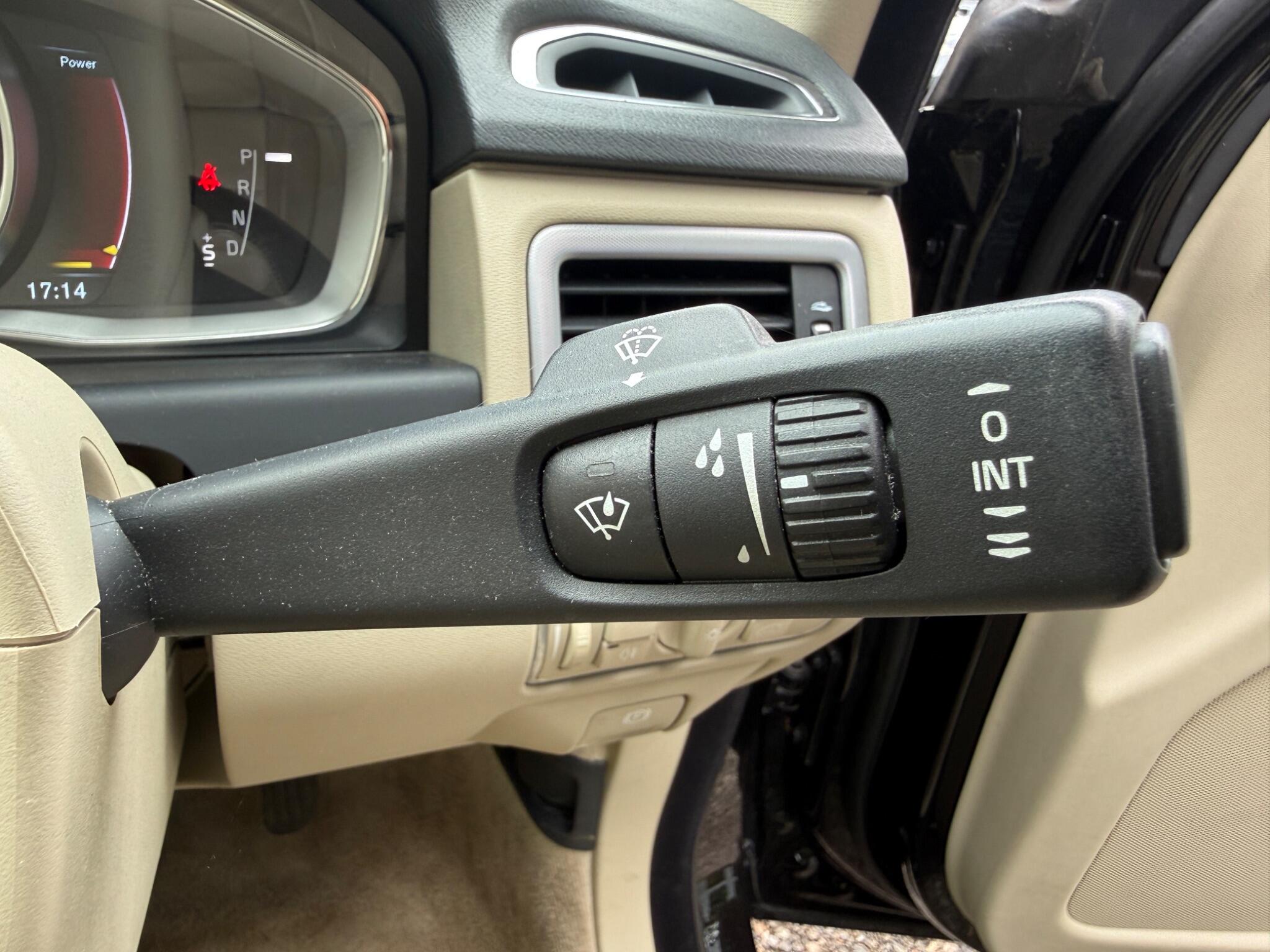 2015 Volvo S80 image 30