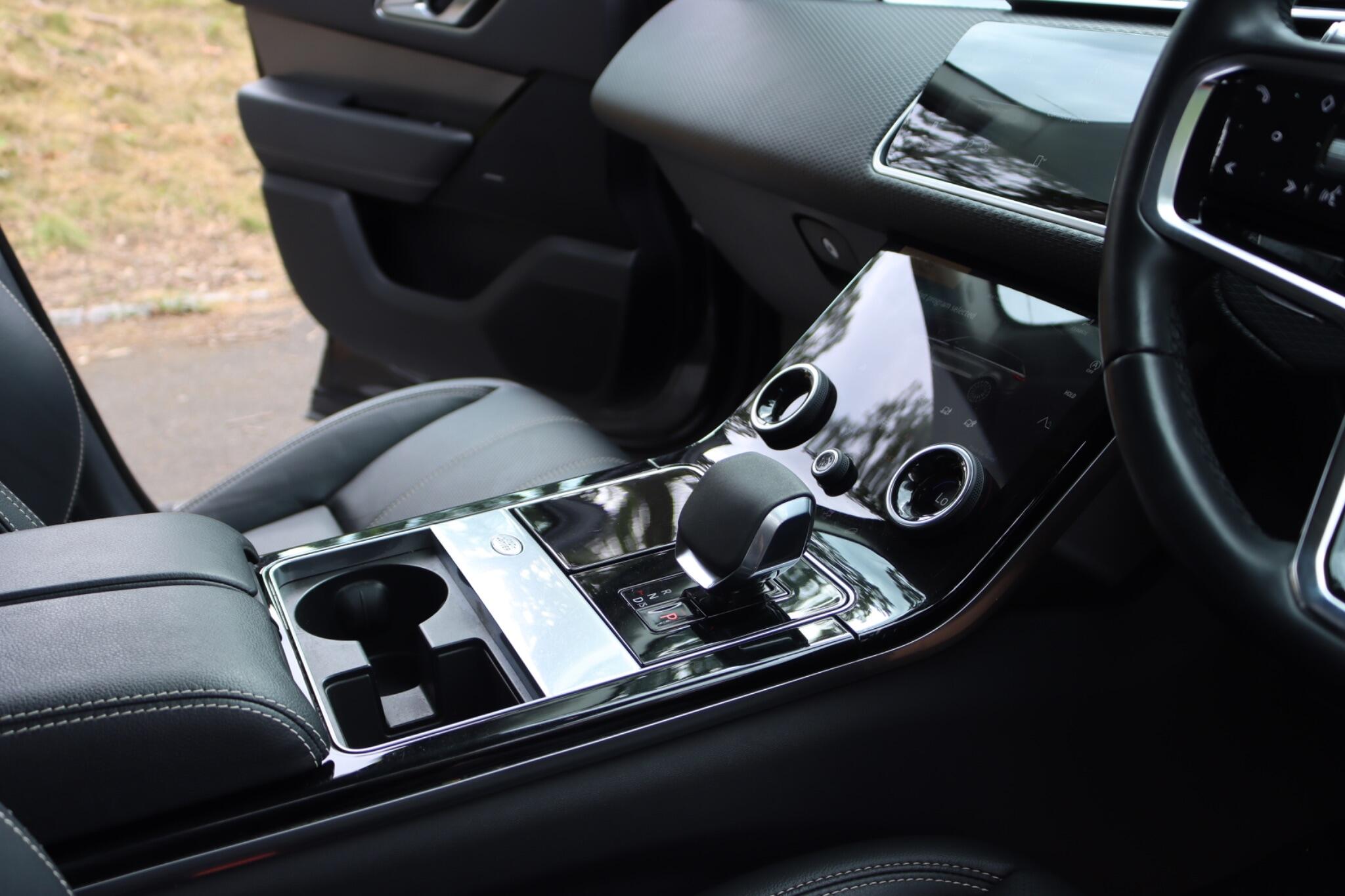 Land Rover Range Rover Velar view 34