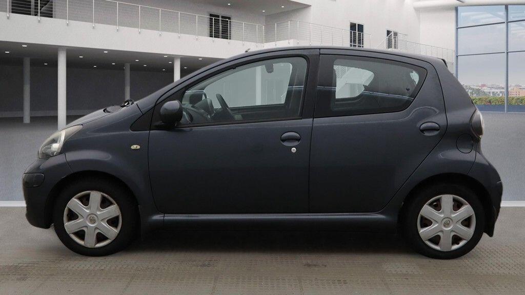 Toyota Aygo view 16