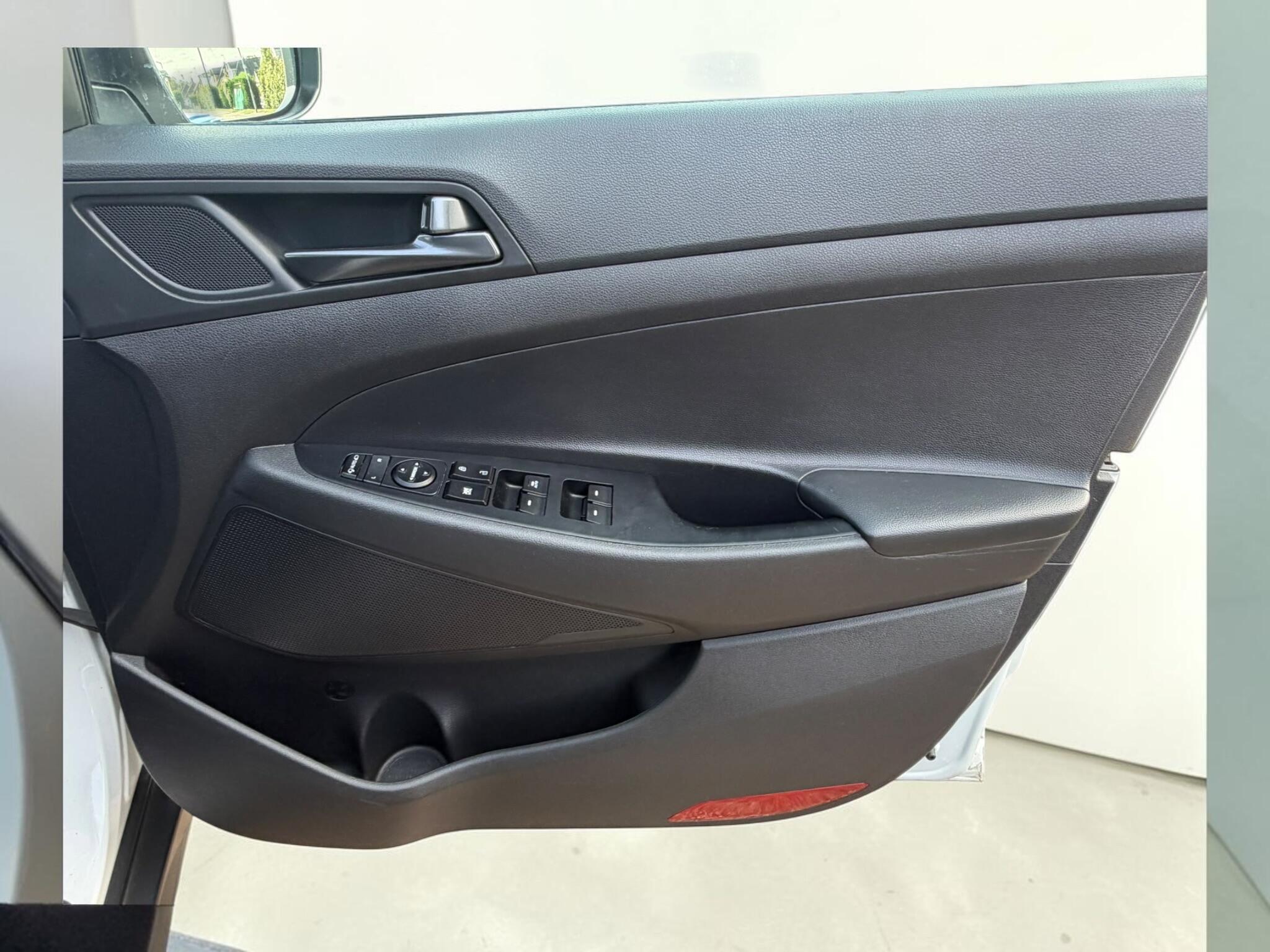 Hyundai Tucson view 33