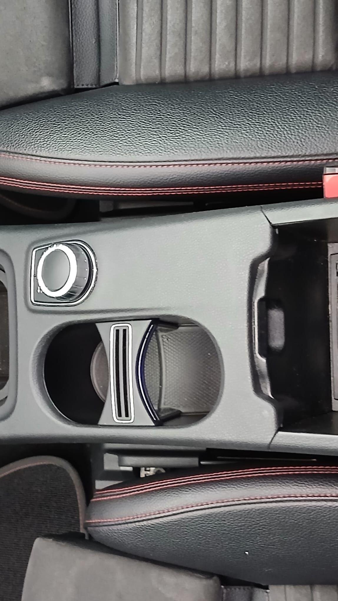 Mercedes-Benz Gla view 27