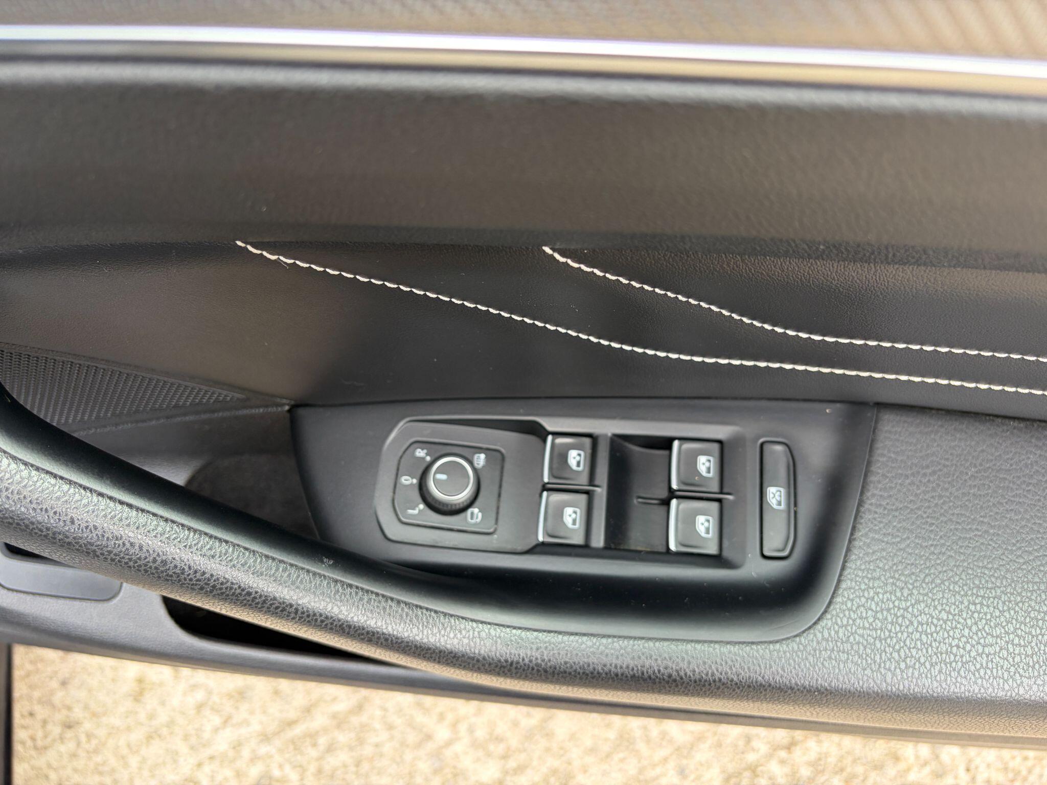 Volkswagen Passat view 29