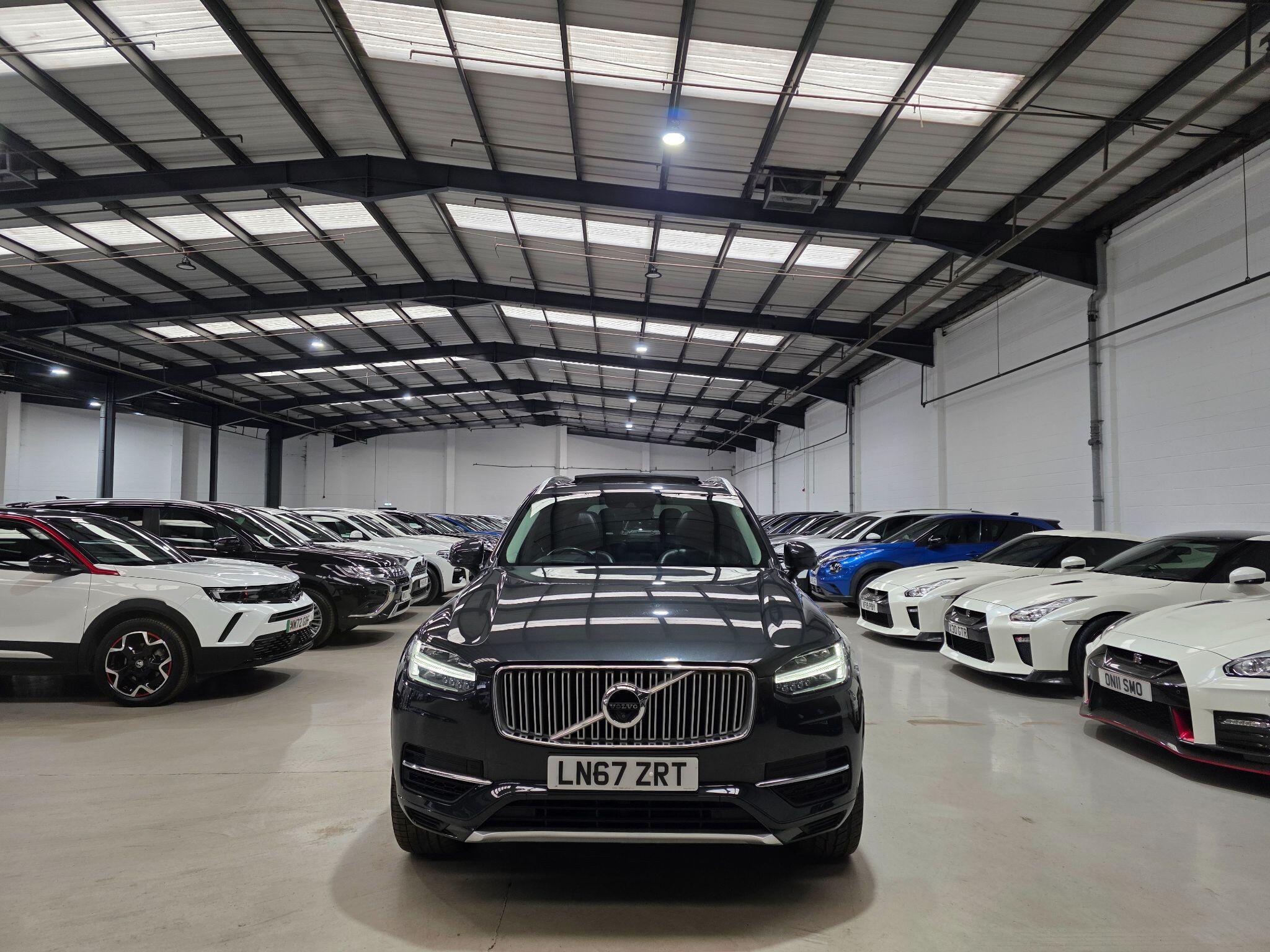 Volvo XC90 view 2