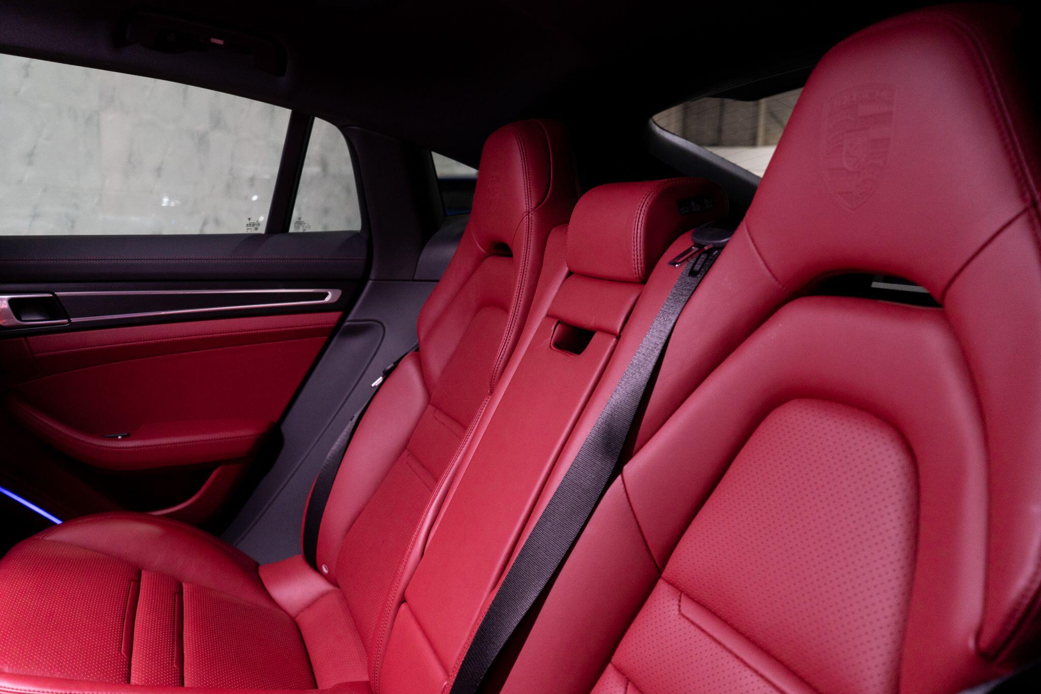 Porsche Panamera view 16