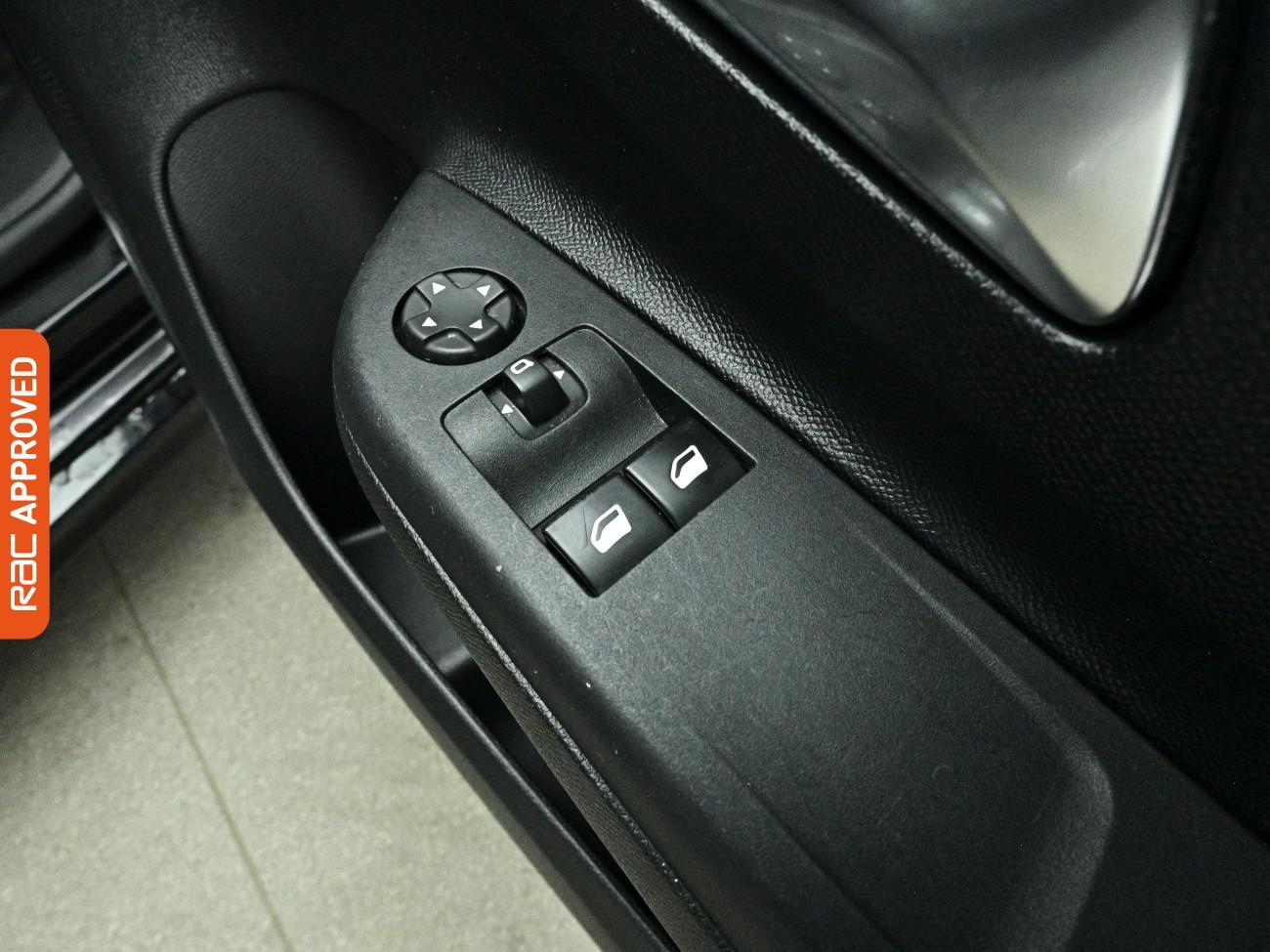 Vauxhall Corsa view 23