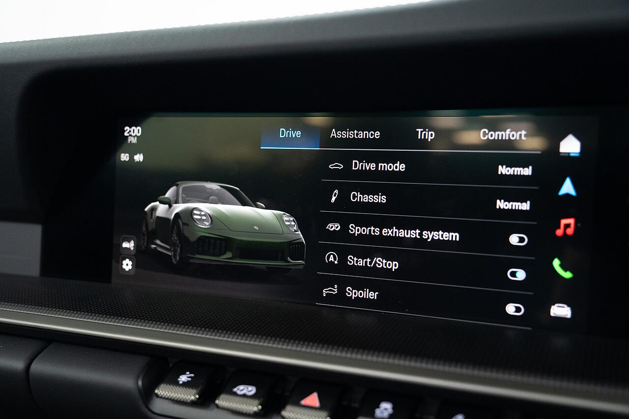 Porsche 911 view 16