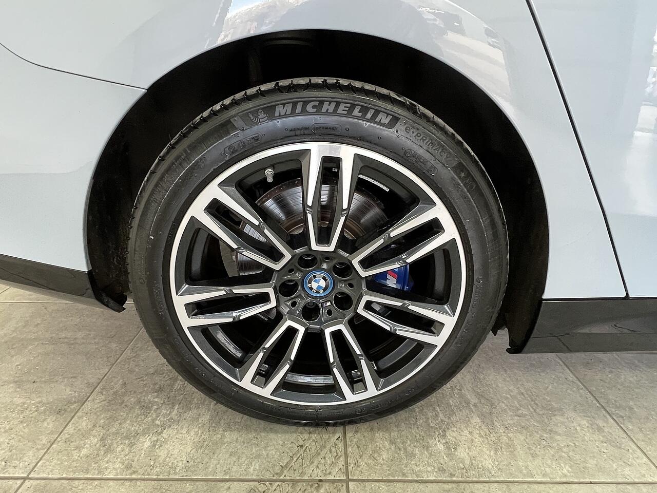 BMW I5 view 24
