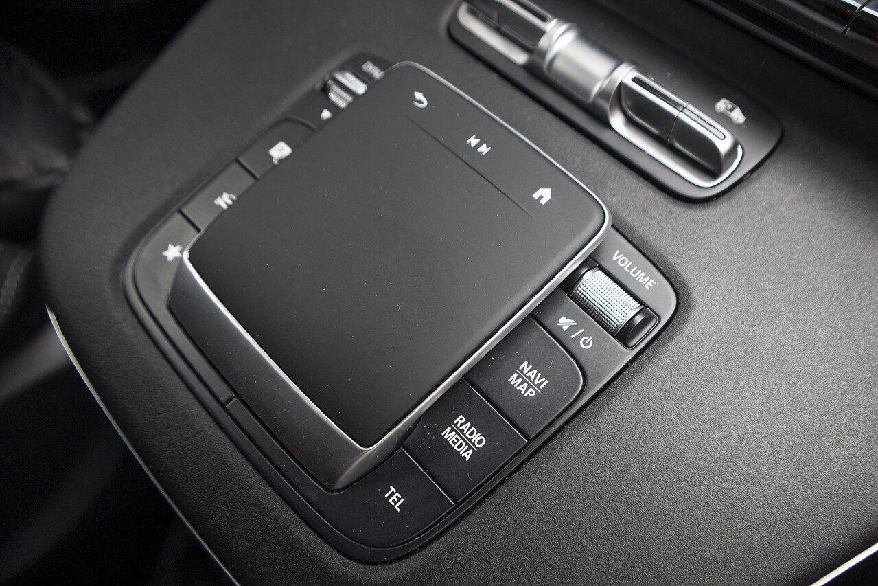 Mercedes-Benz V-Class view 22