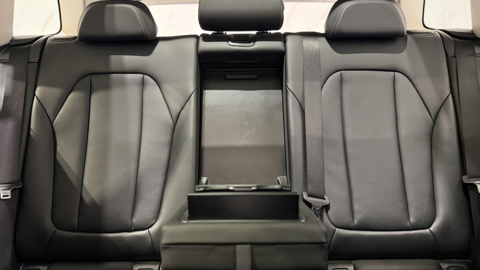 BMW X3 view 12