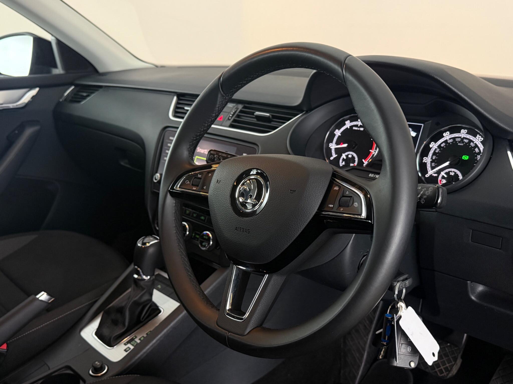 Skoda Octavia view 3