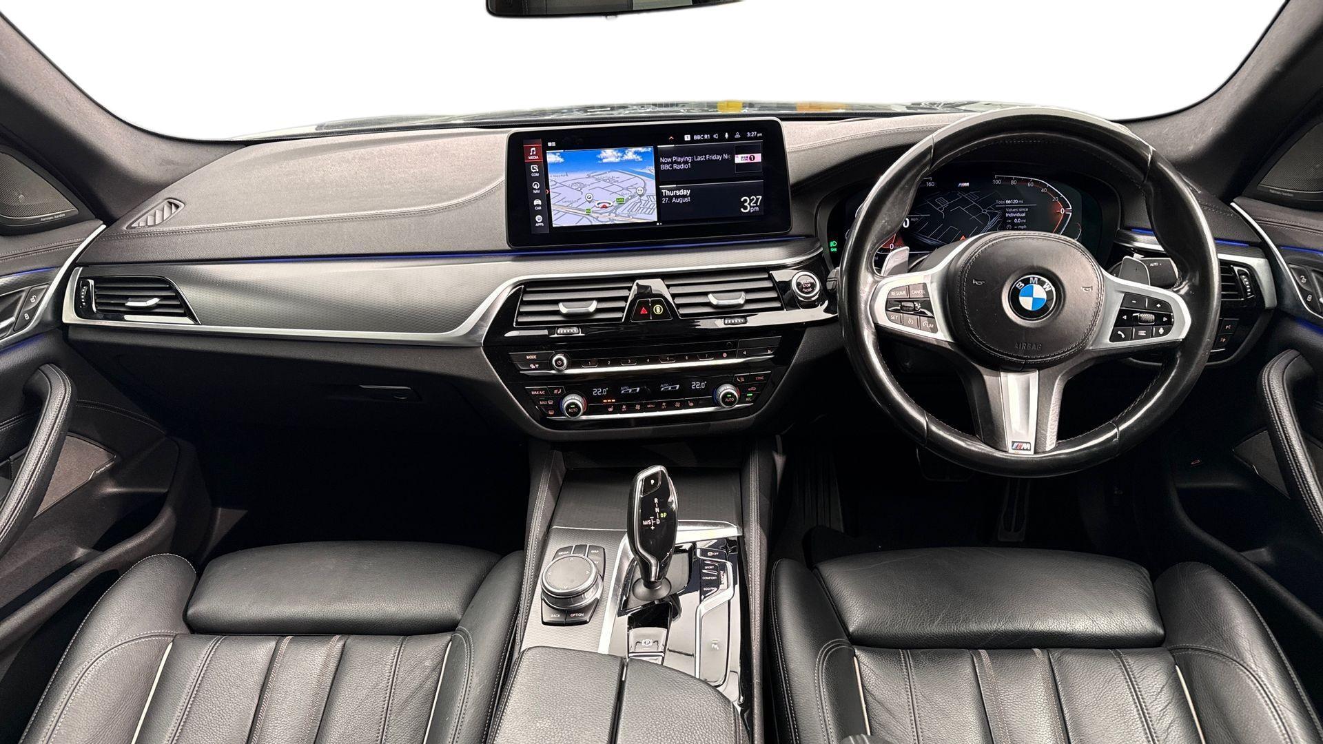 BMW 5 Series view 4