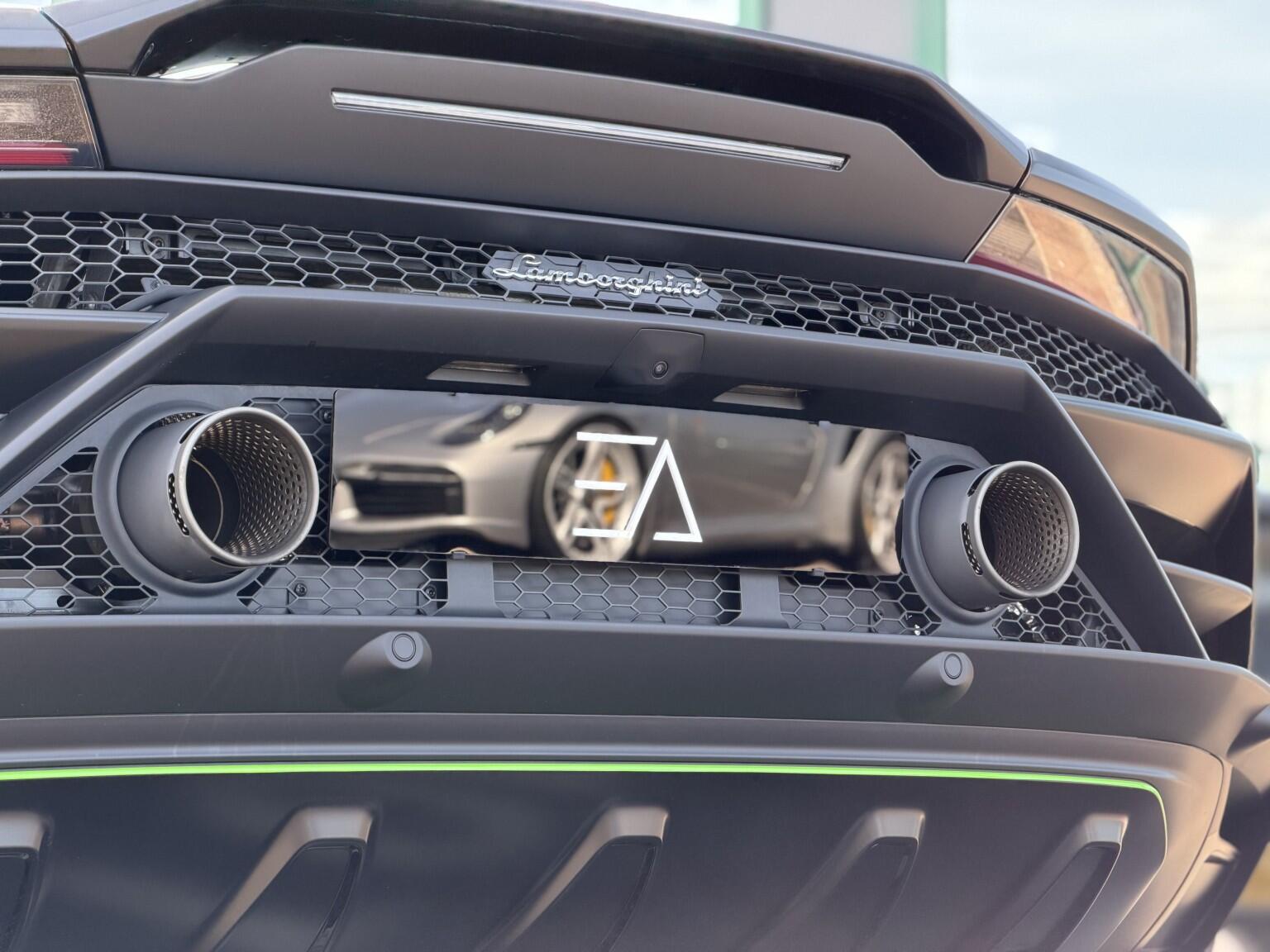 Lamborghini Huracan view 31