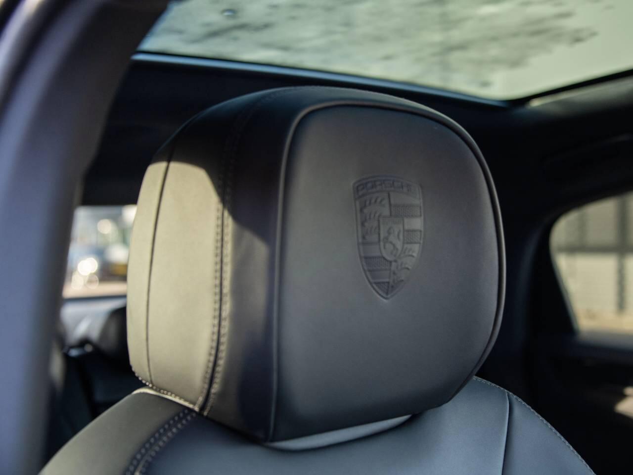 Porsche Cayenne view 22