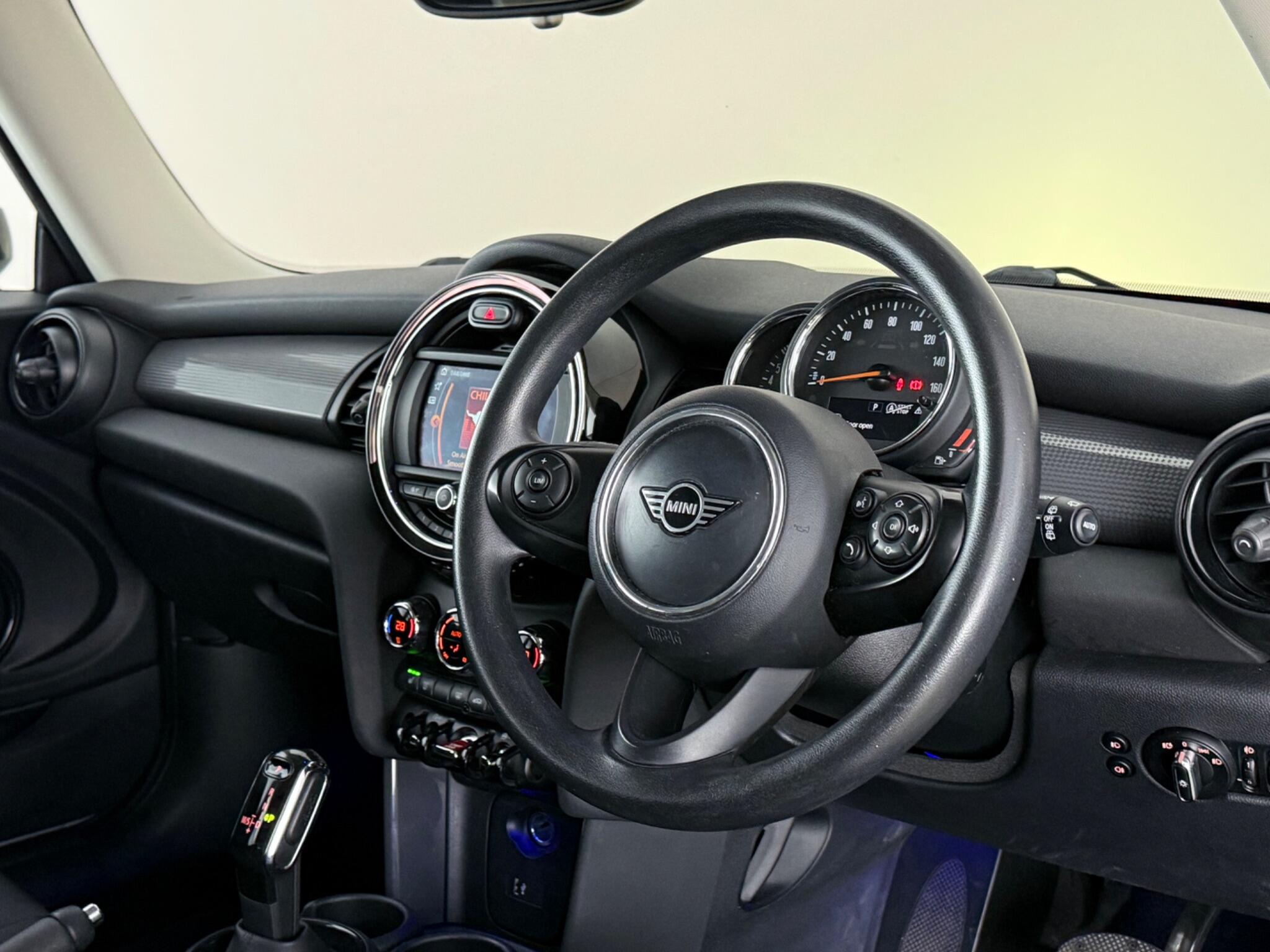 Mini Hatch view 3