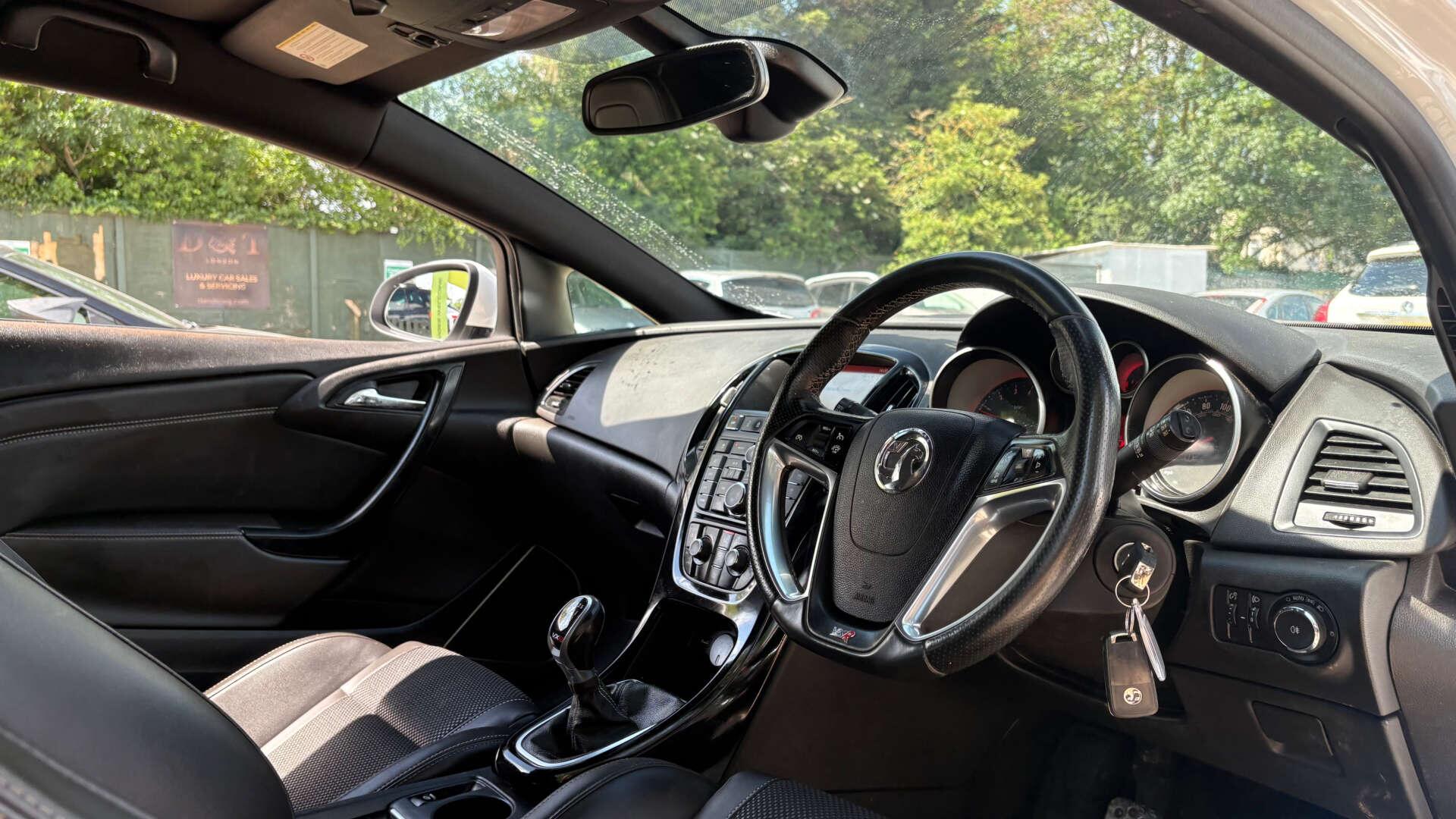 Vauxhall Astra GTC view 7