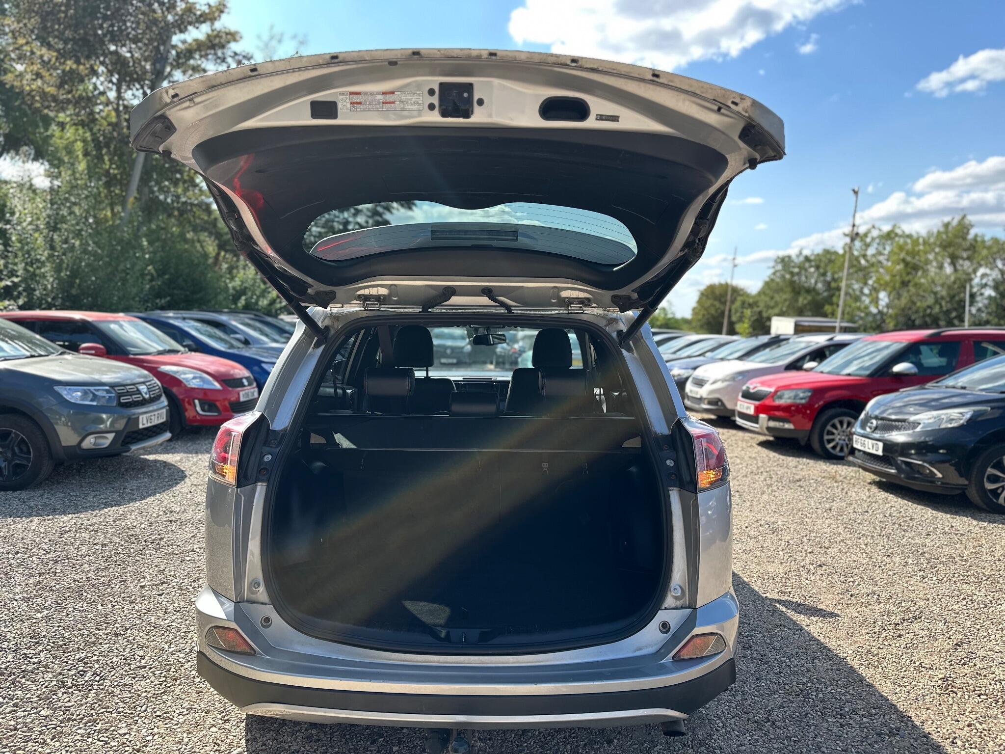 Toyota Rav4 view 19