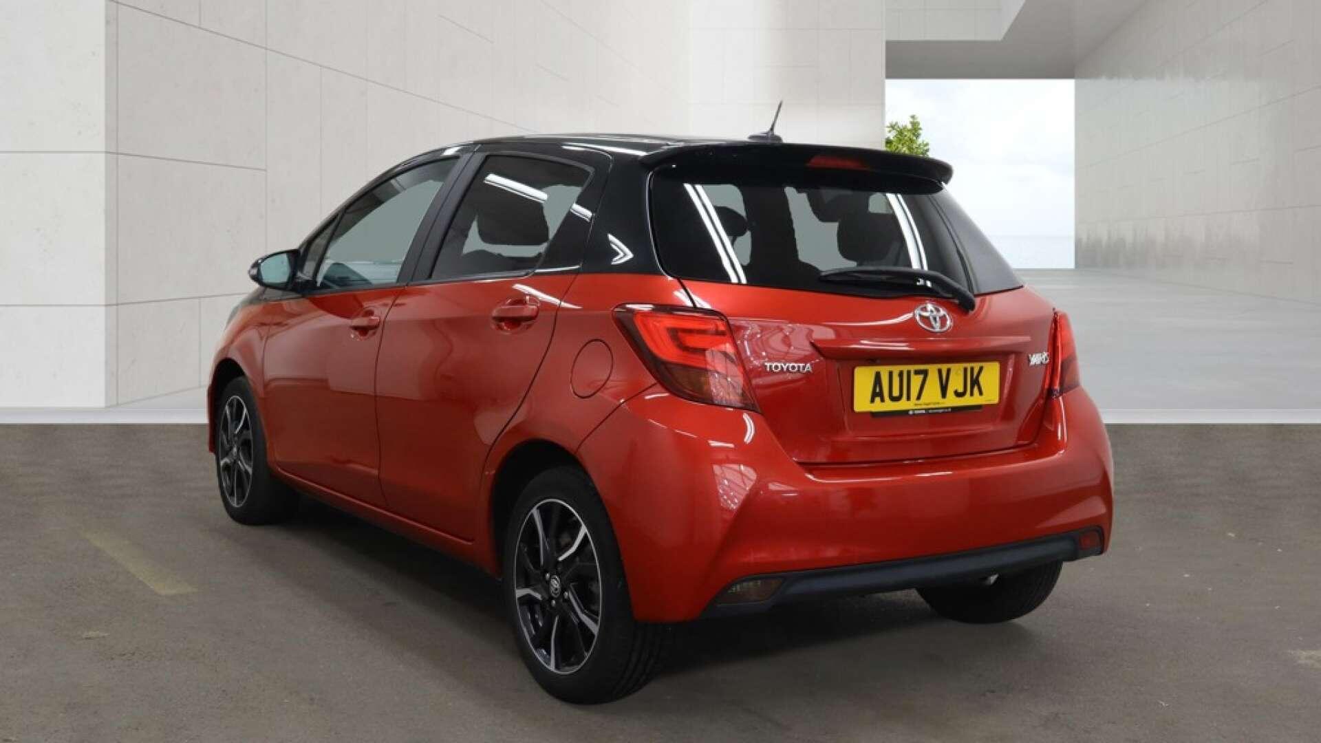 Toyota Yaris view 4