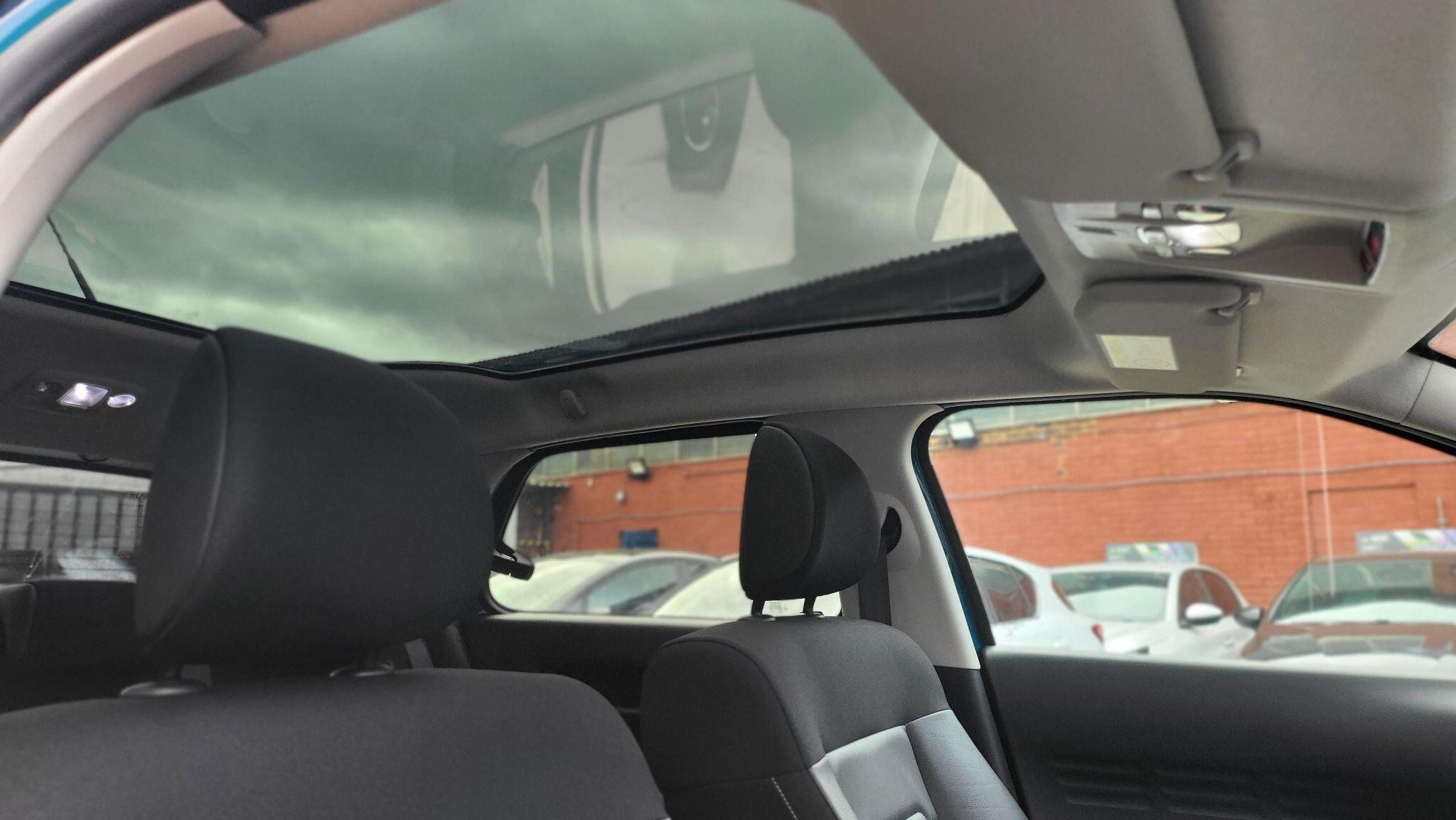 Citroen C4 Cactus view 2