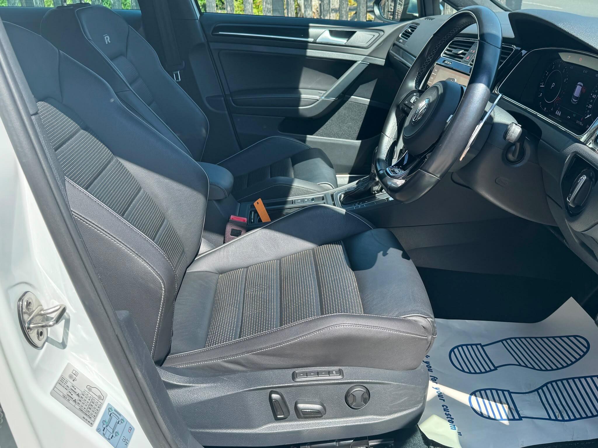 Volkswagen Golf view 18