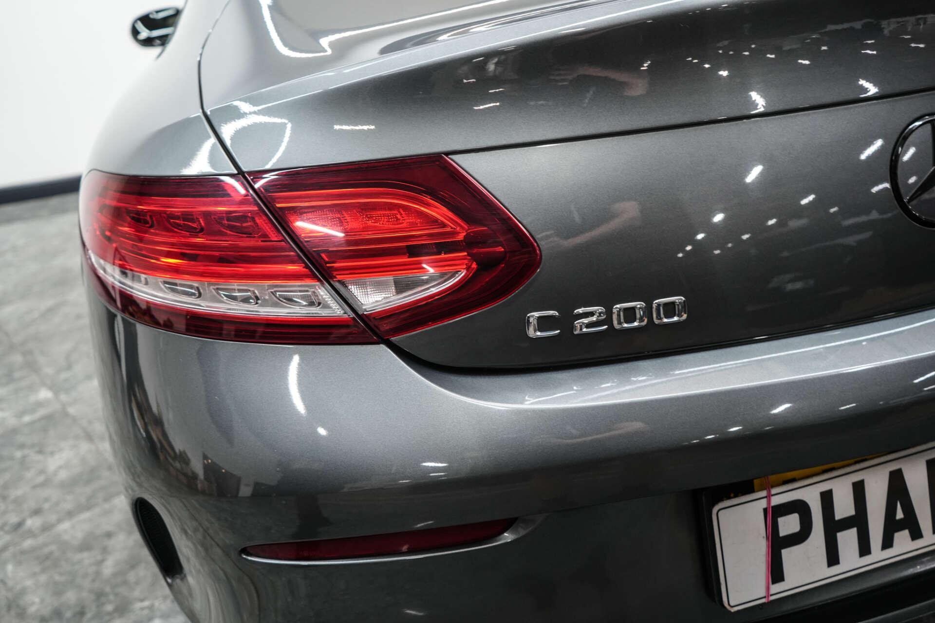Mercedes-Benz C-Class view 11
