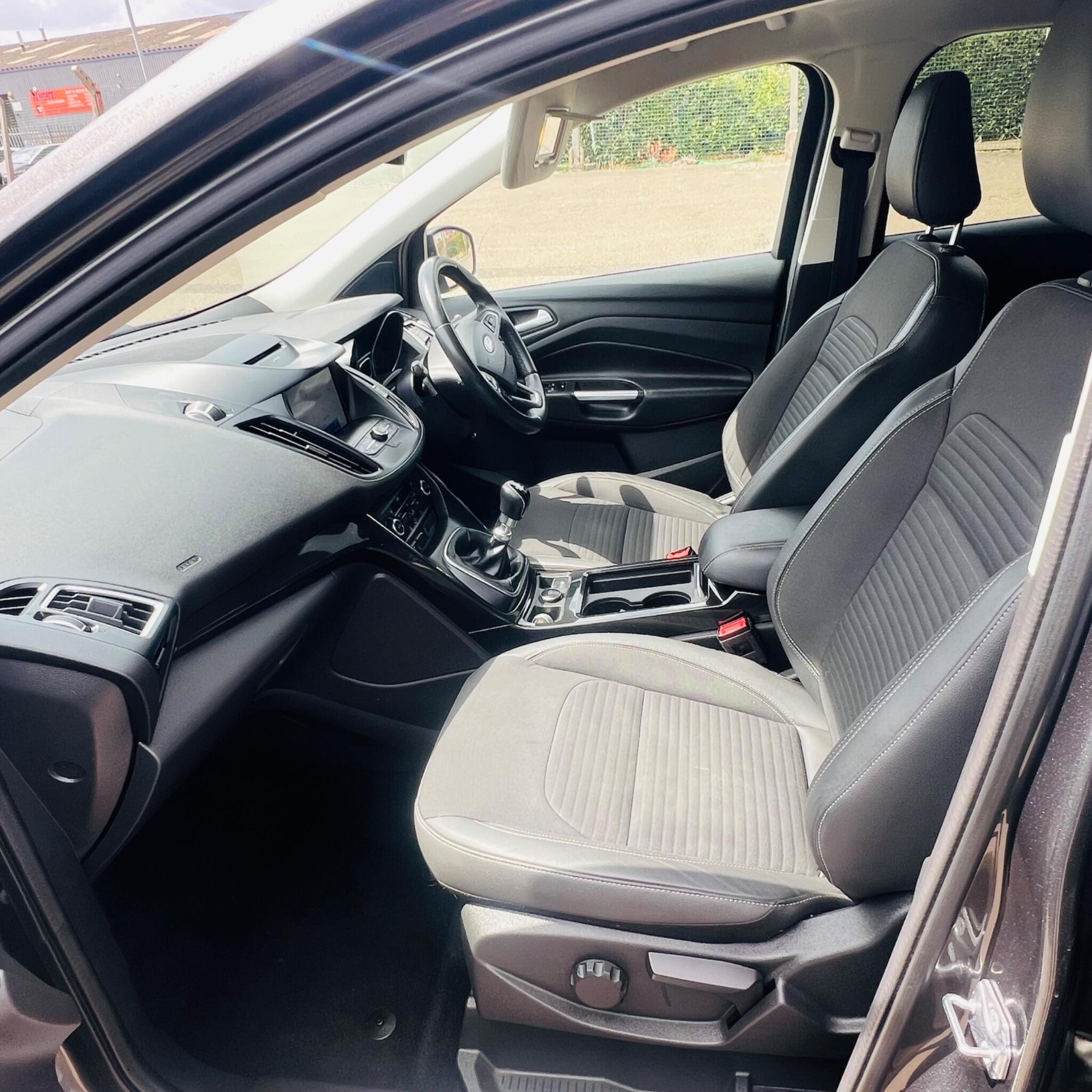 Ford Kuga view 12